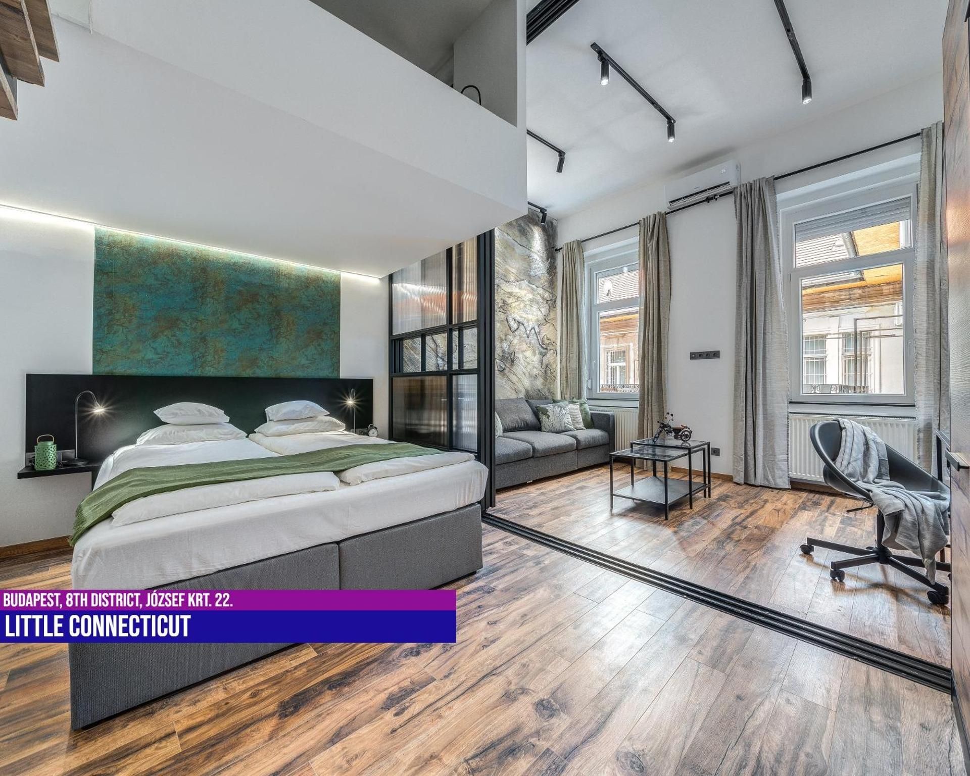 Three-Bedroom Deluxe Apartment