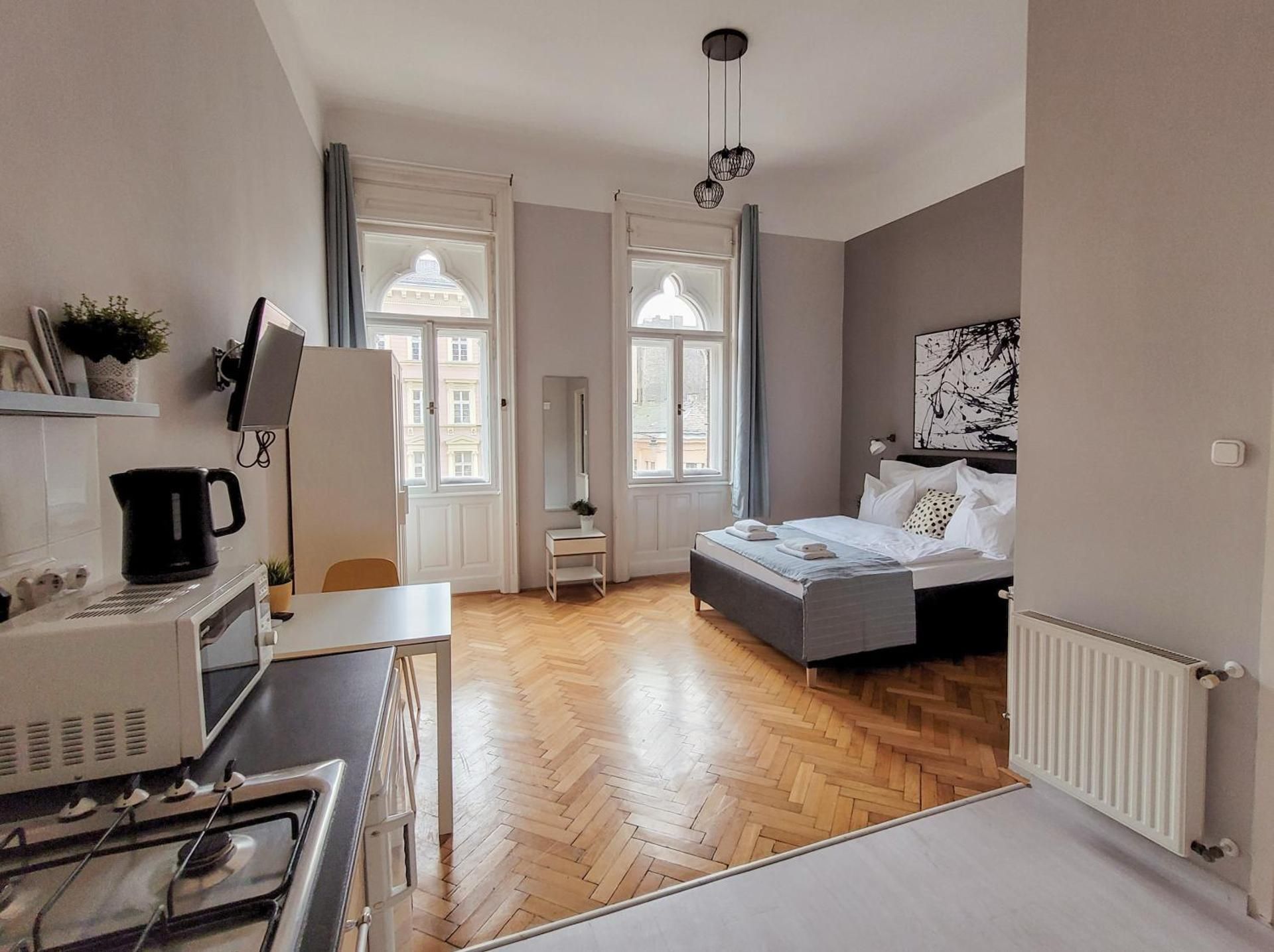 One-Bedroom Apartment