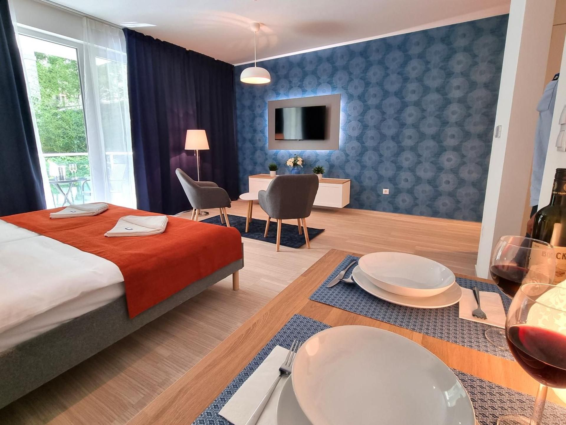 B40 Green ApartRooms Studio with Terrace