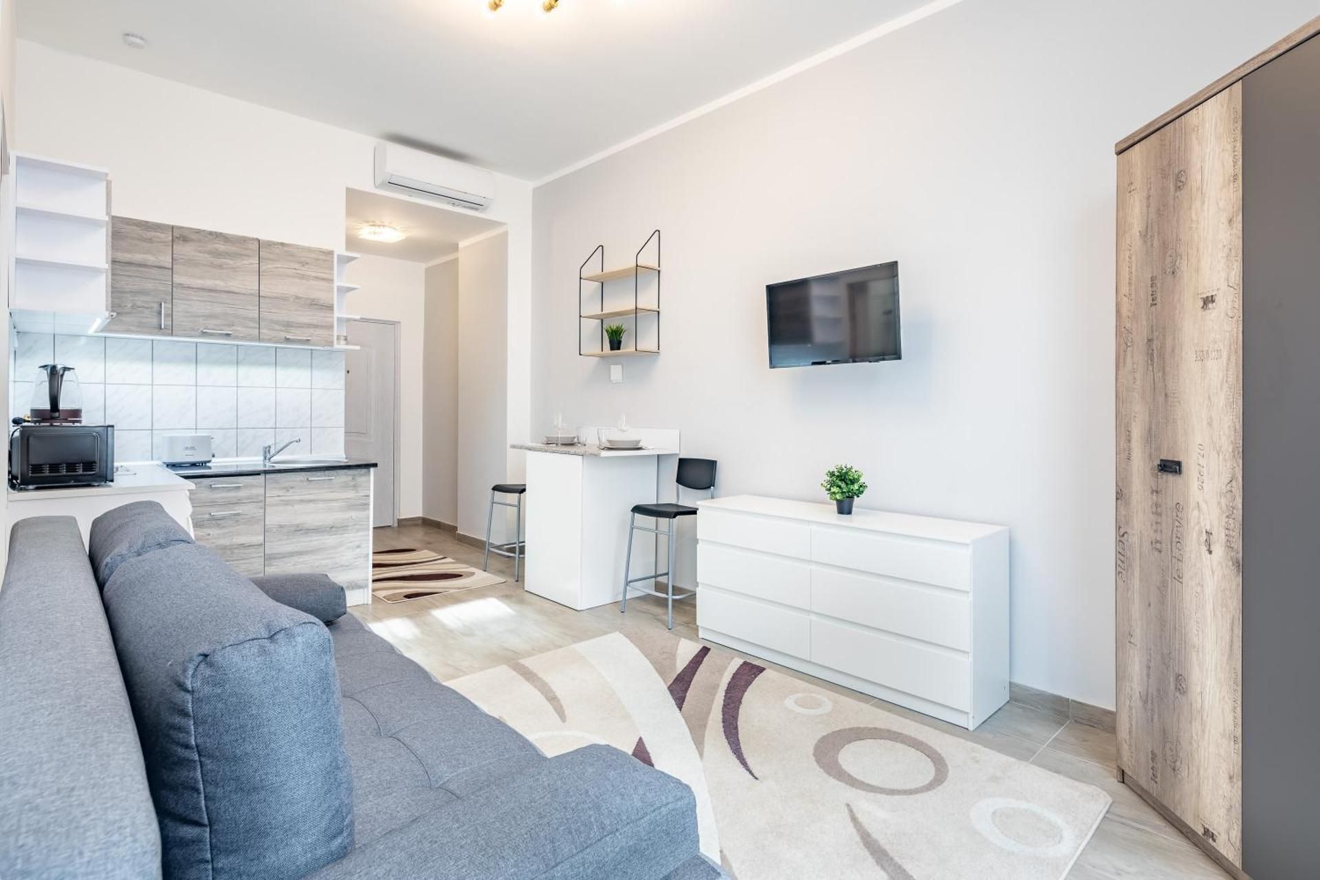 One-Bedroom Apartment