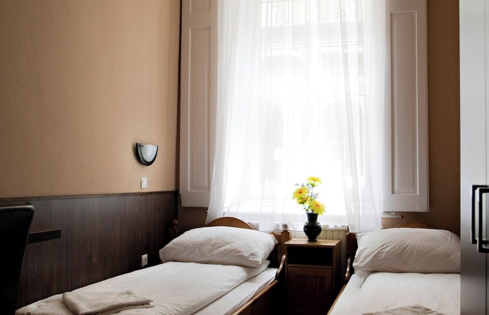 City Twin Room, 2 Twin Beds, Ensuite