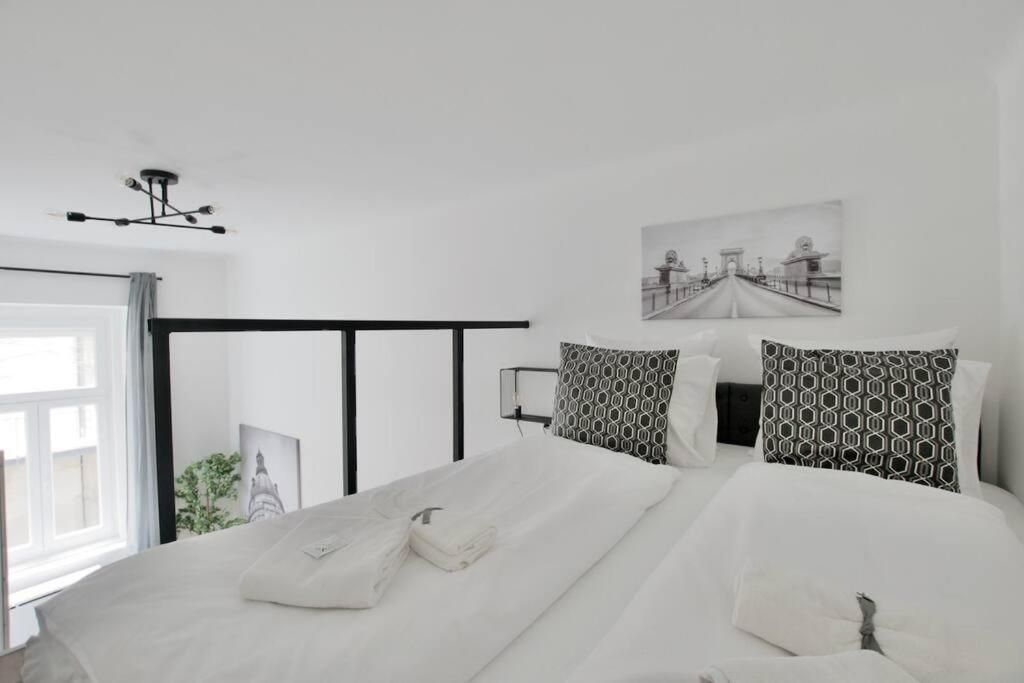 Premium Apartment by Hi5- Brody street Studio Apartment