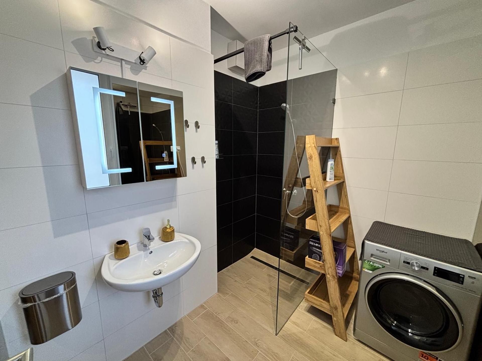 Studio Apartment with King Bed