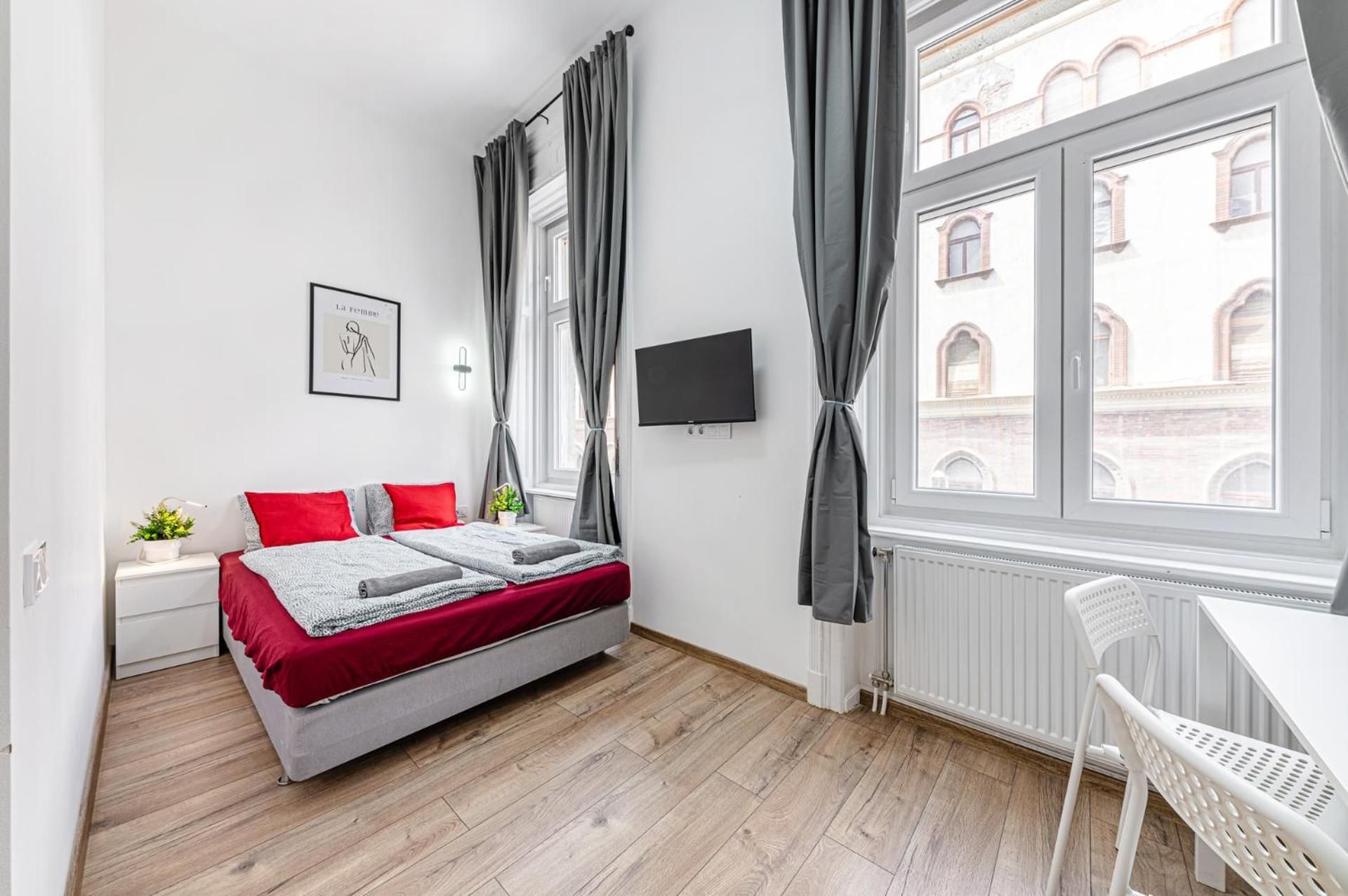Studio Apartment