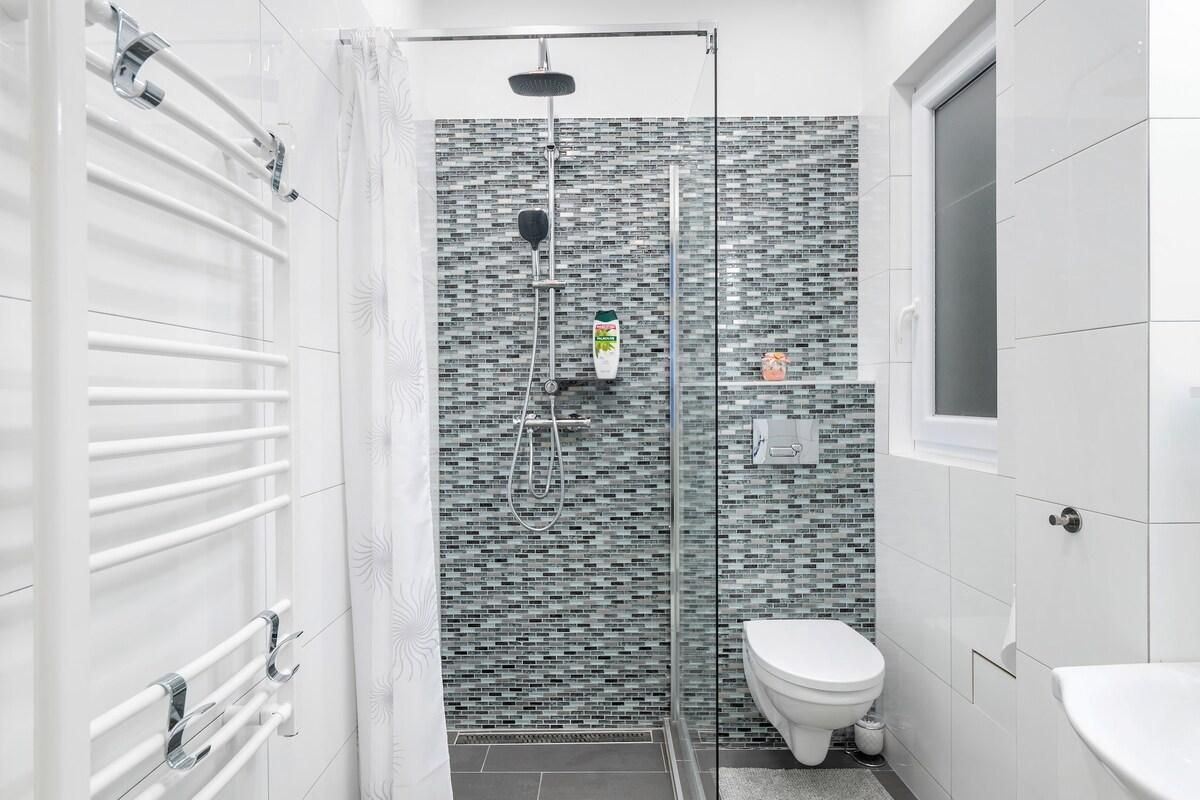 00c03193439de0a0a7b93f5fde504408