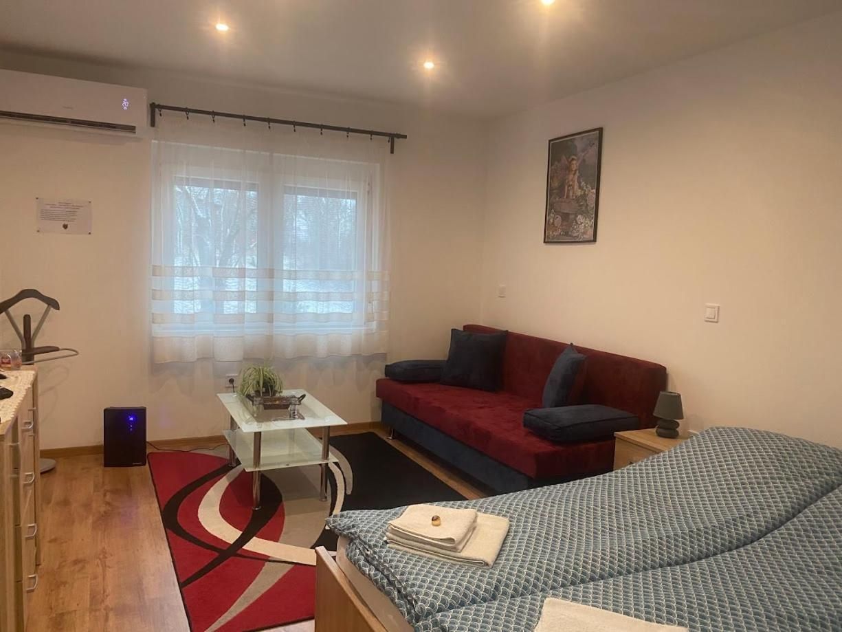 Quadruple Room with Private Bathroom