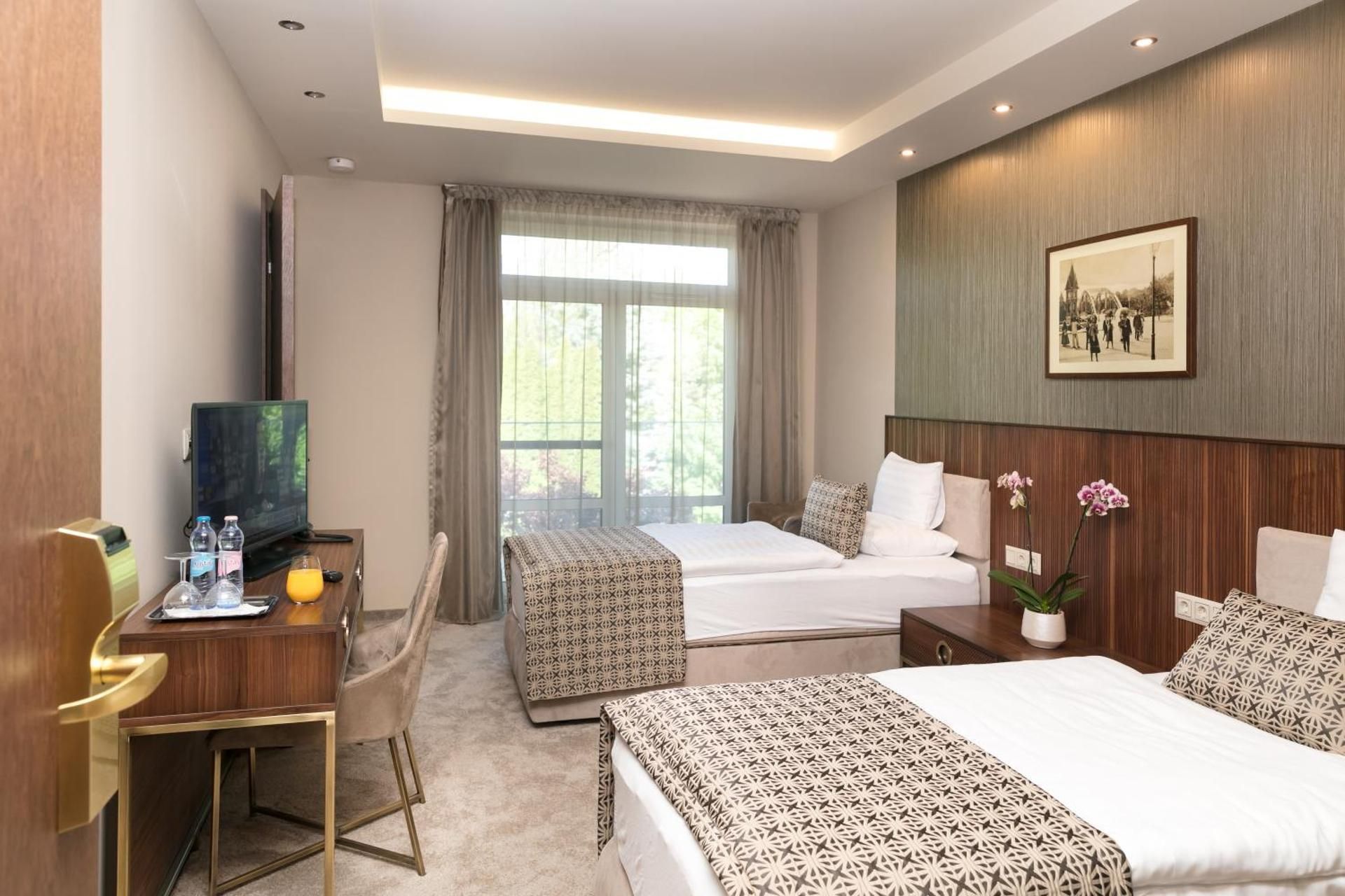 Deluxe Twin Room with Balcony