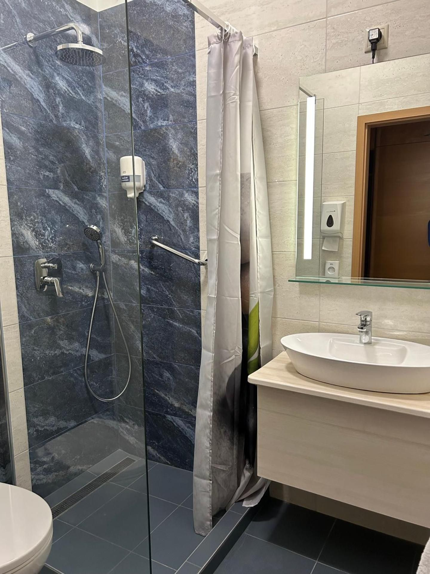 Deluxe Family Suite