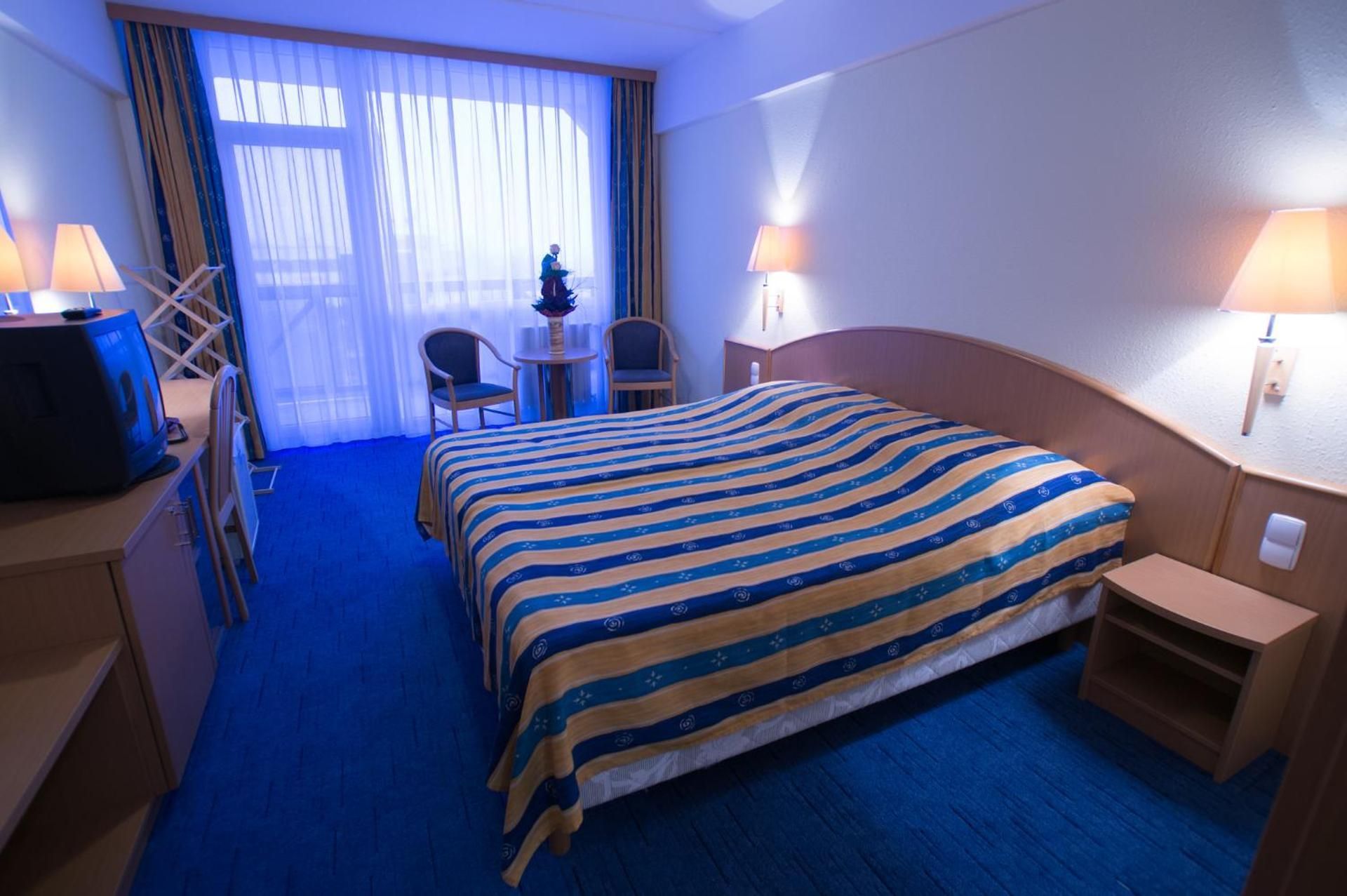 Standard Double Bed