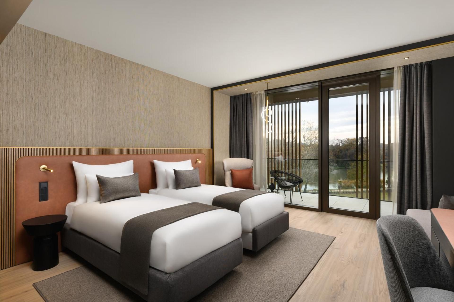 Double Room with Lake View
