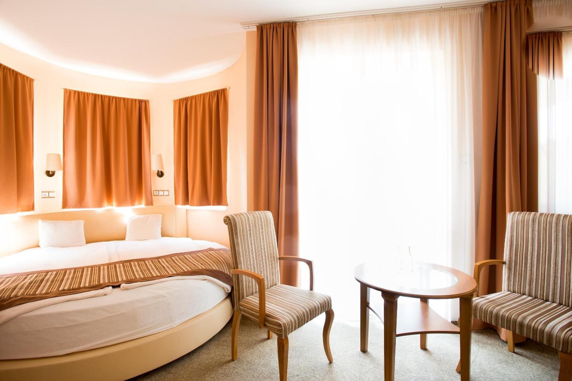 King Room with Spa Bath