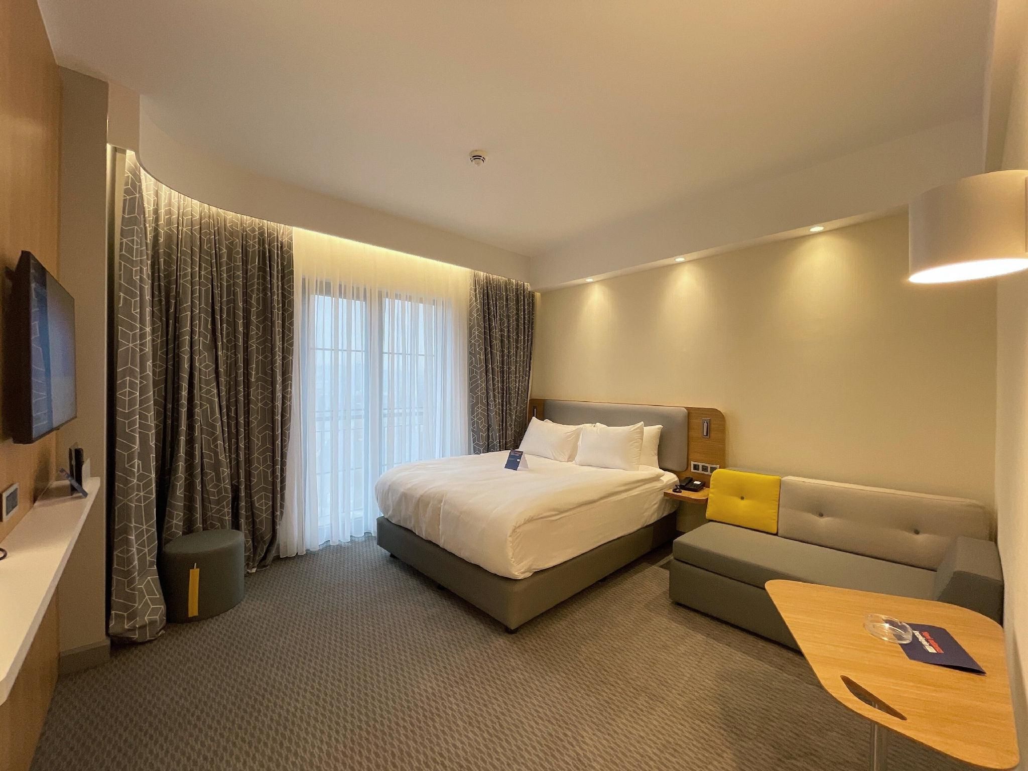 1 Queen Standard Single Sofa Bed Smoking Free Breakfast