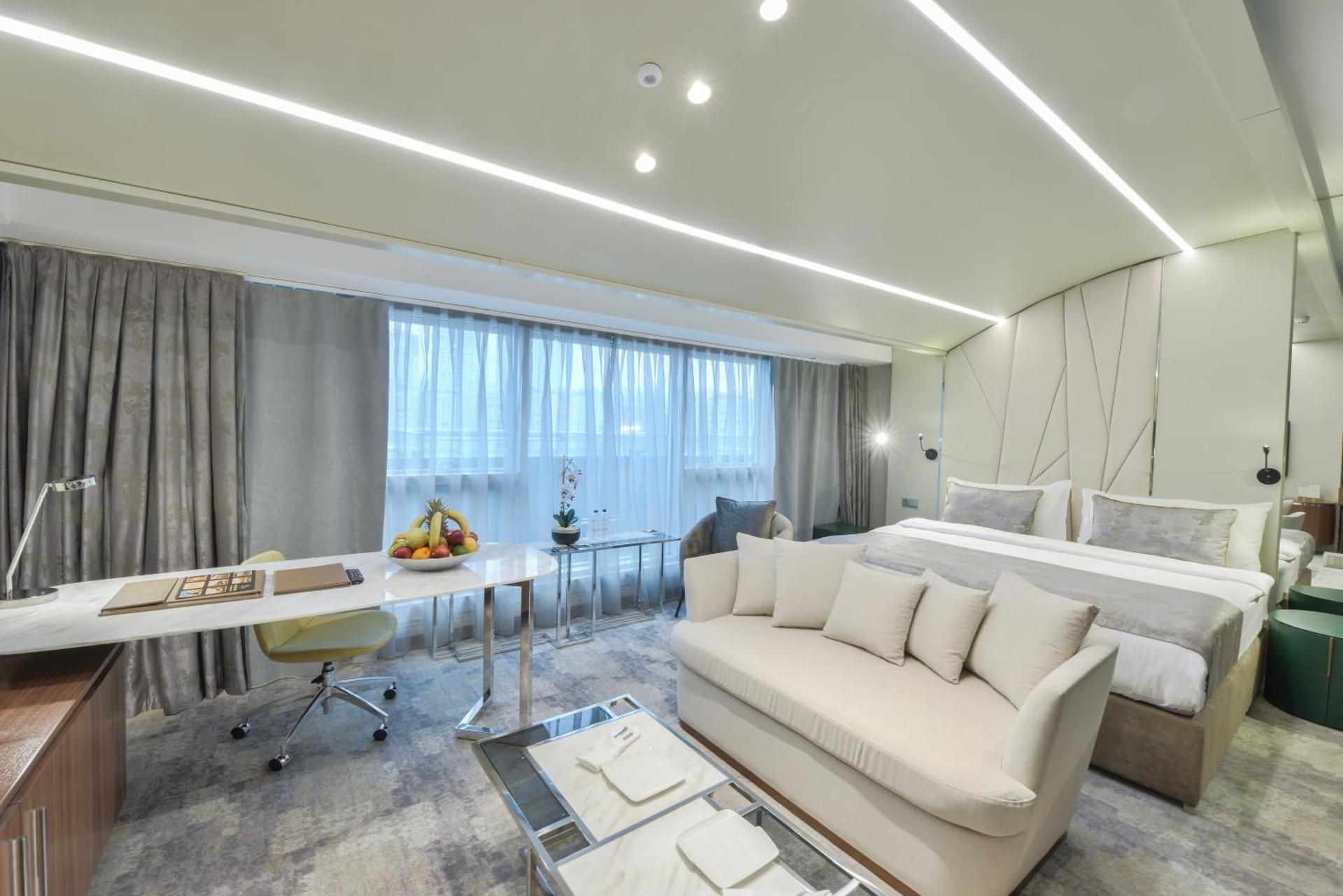 Suite with Hot Tub