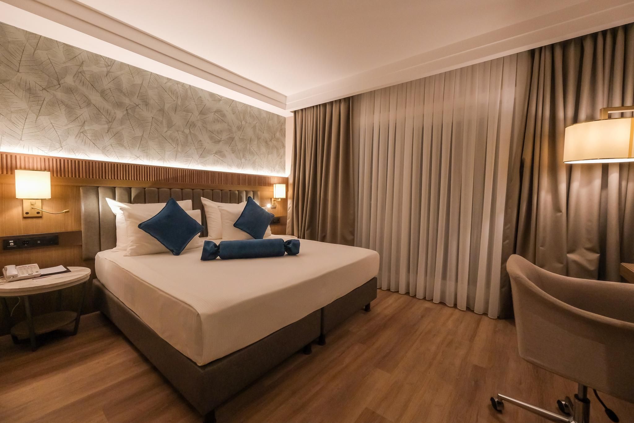 1 King Bed, Standard Room, Inside Garden