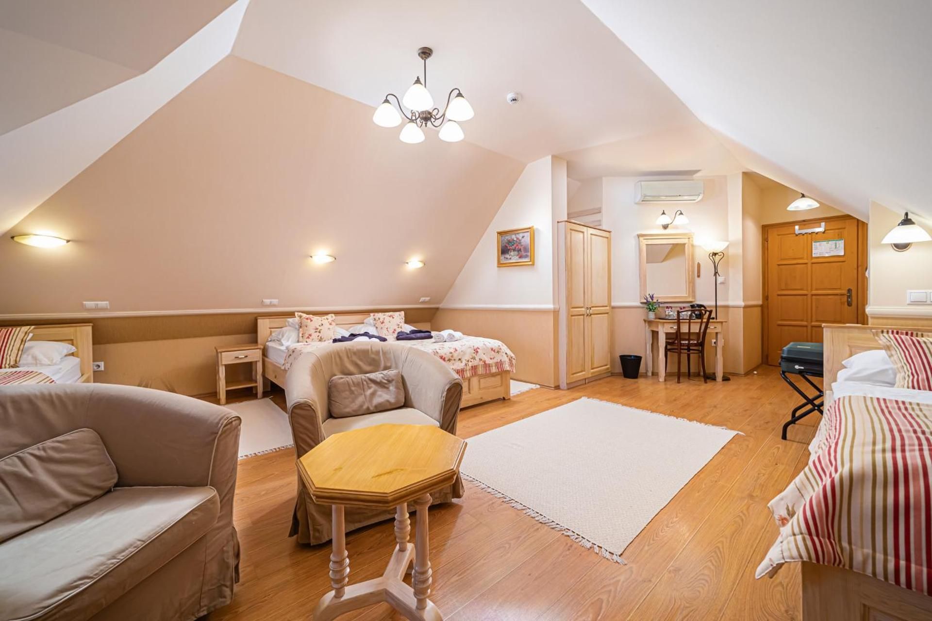 PROVENCE 1. emelet (4fő) Nr.14