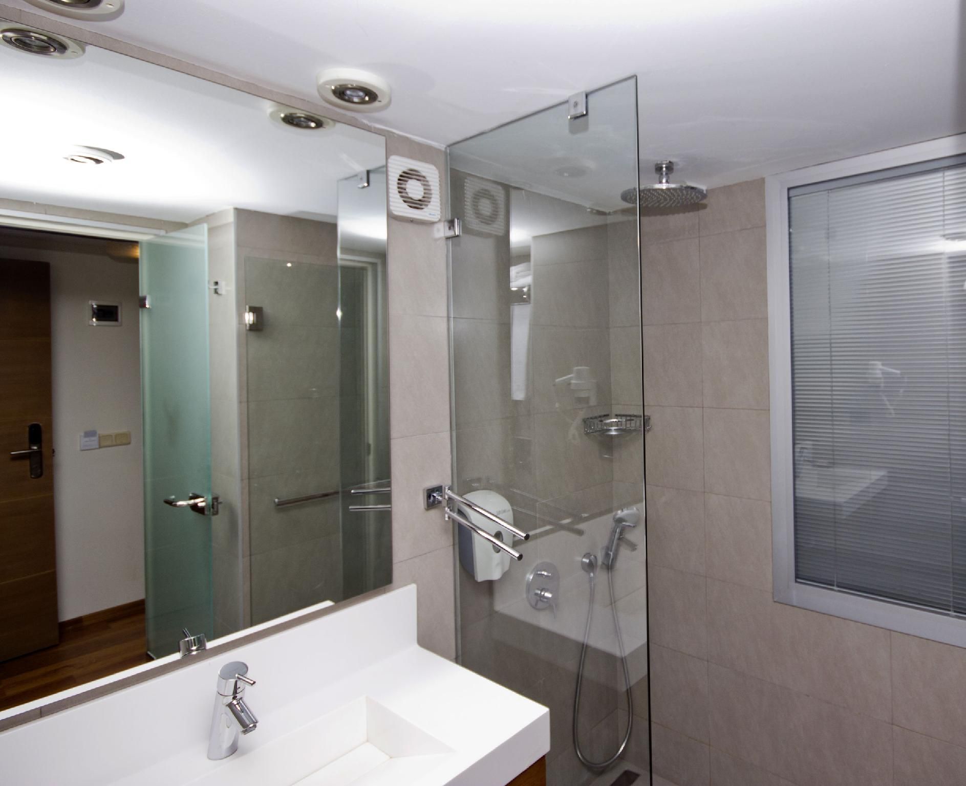 Standard Triple Room with Sea View