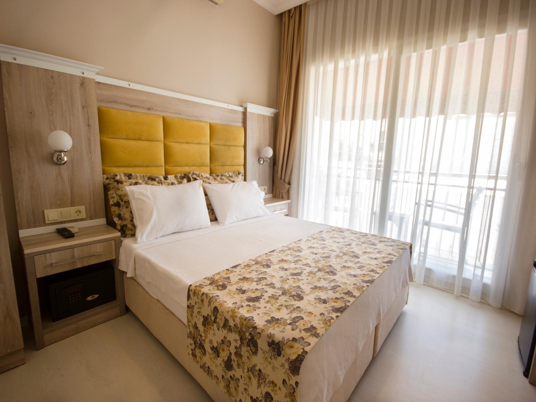 Akkan Beach Hotel Deluxe Double Room with Sea View