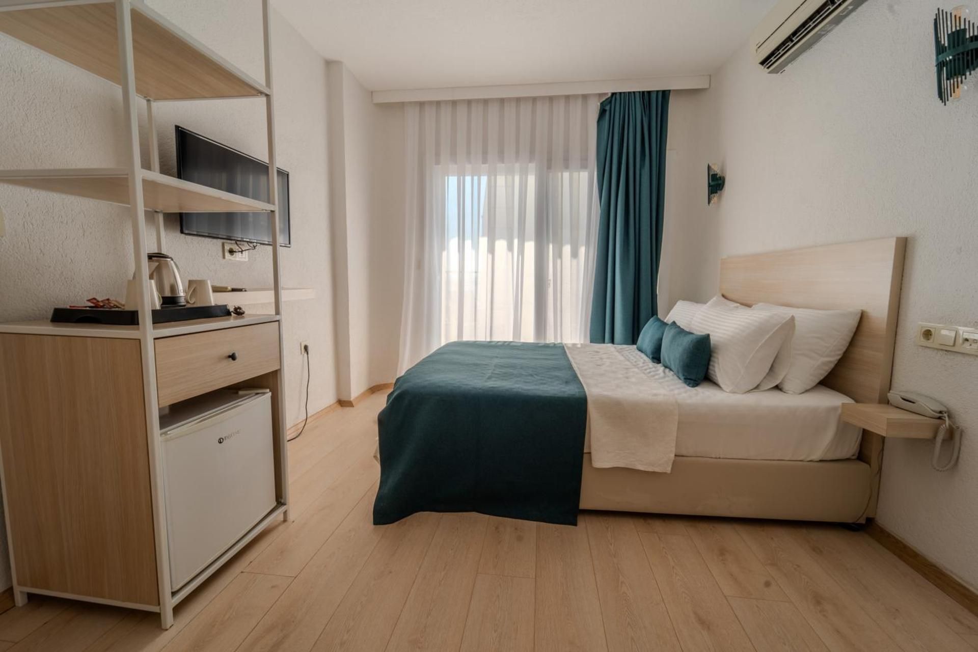 Mia Hill Suites Double Room