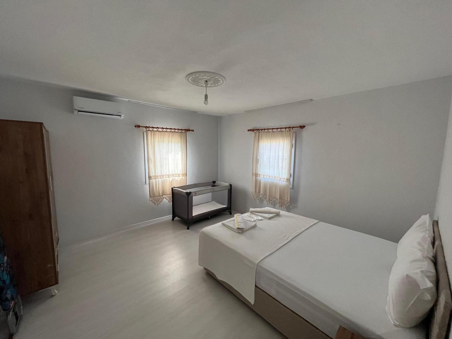 Yaliyani Motel Restaurant Apartment with Balcony