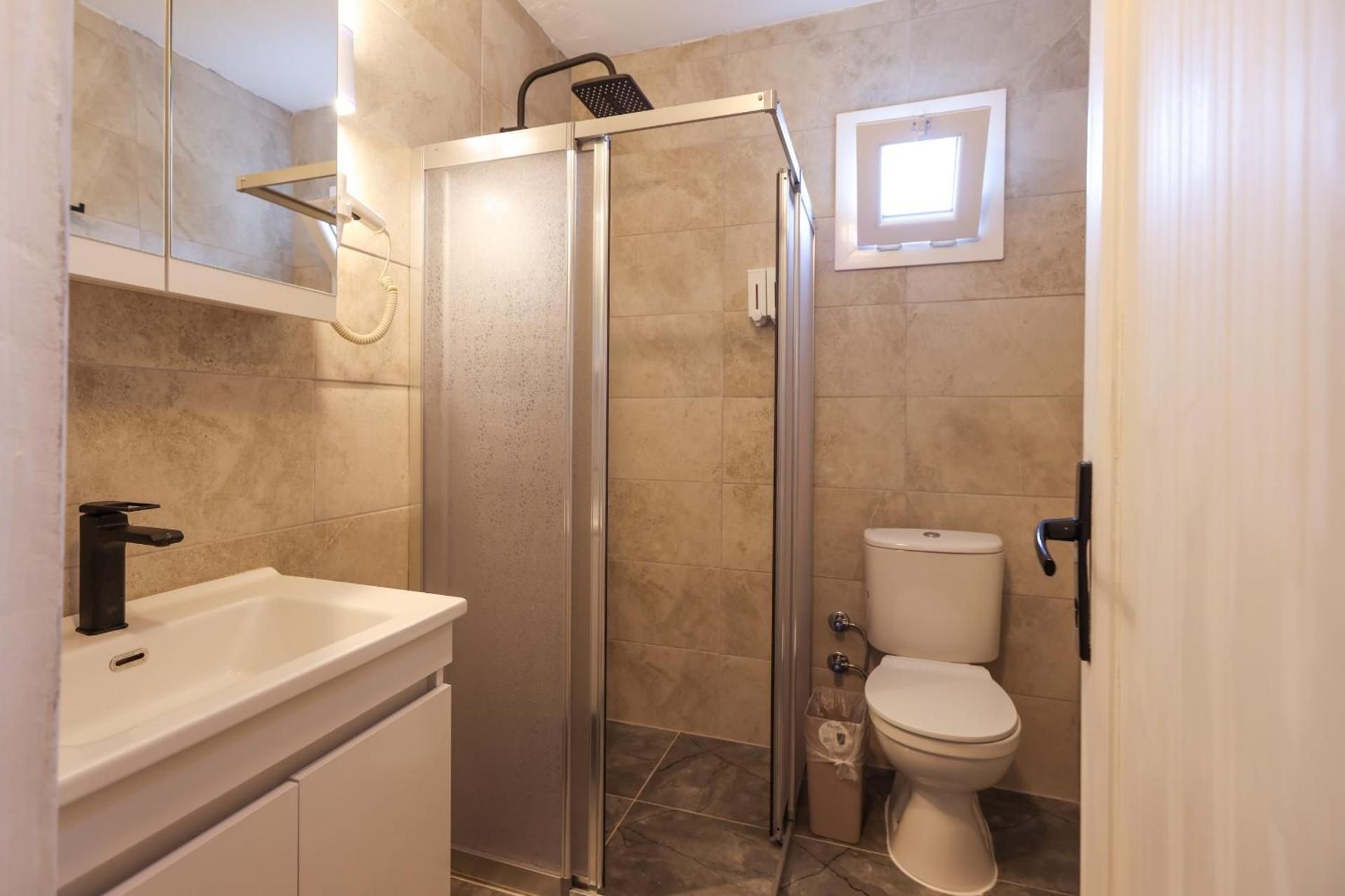 Yaliyani Motel Restaurant One-Bedroom Suite