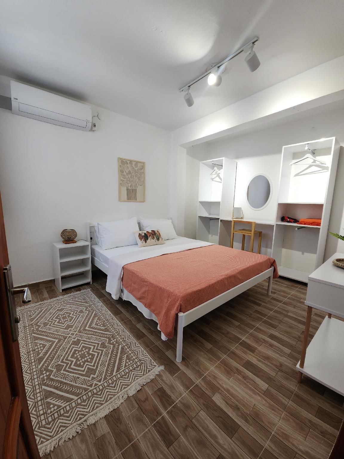 Apartment 2 - 1 Bedroom and Sofa Bed