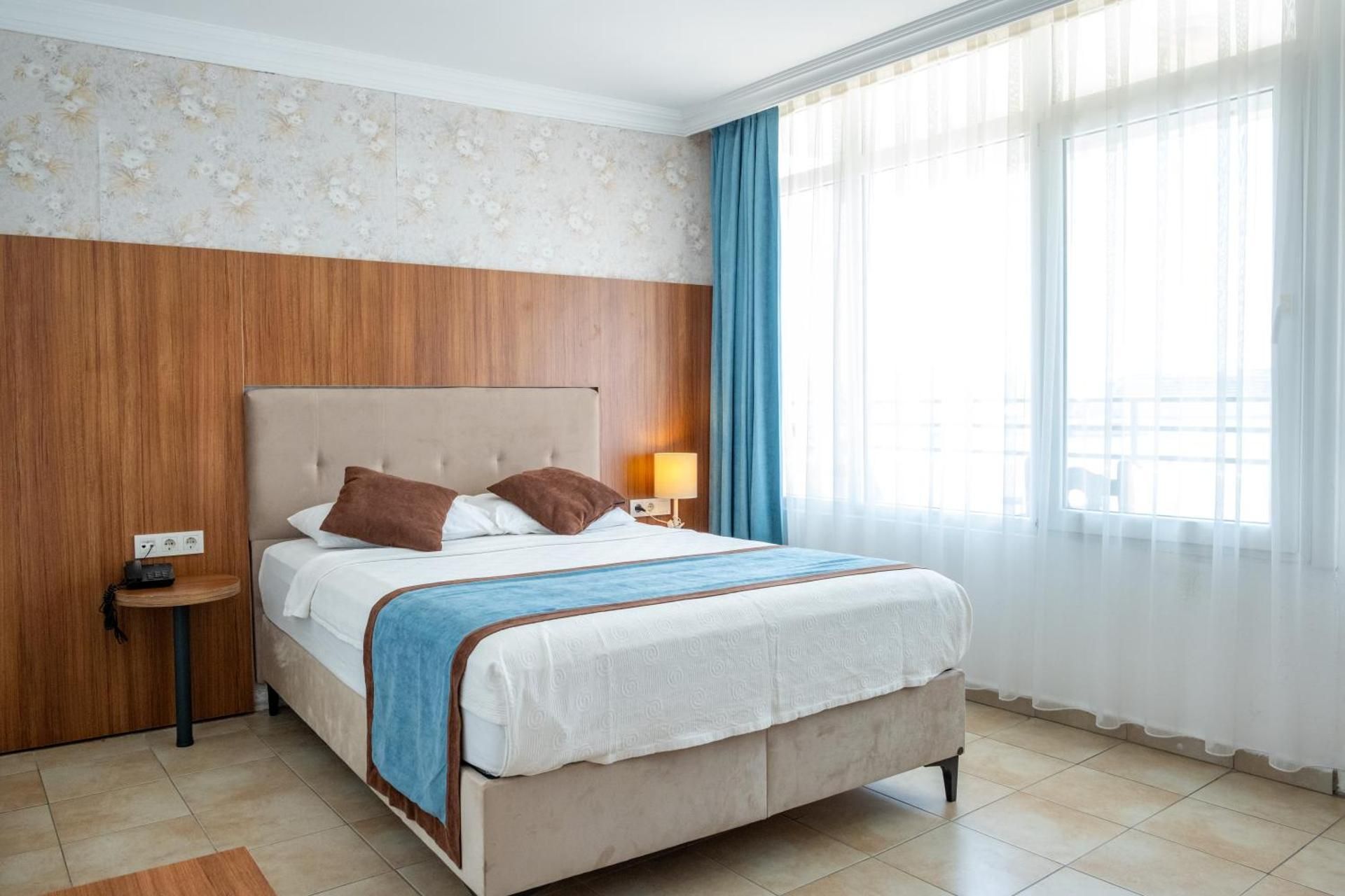 Dinç Pansiyon Queen Room with Balcony 3