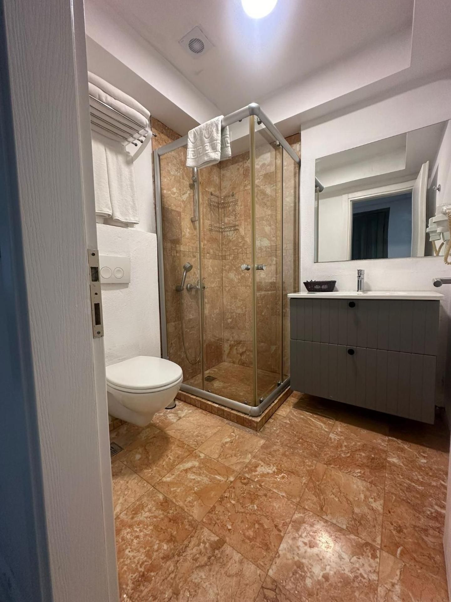 Standard Double Suite