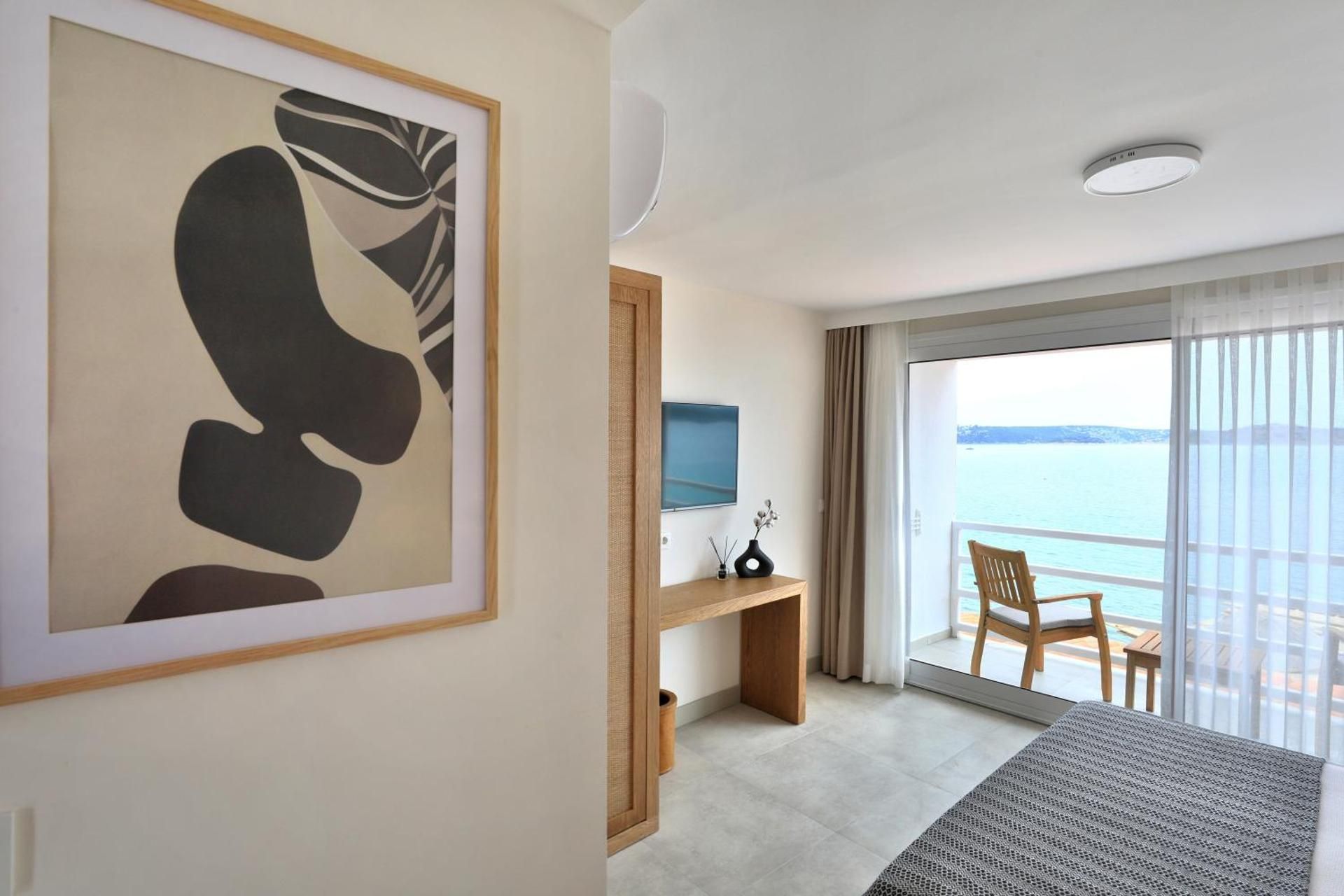 Lavinya Maison Double Room with Sea View 3