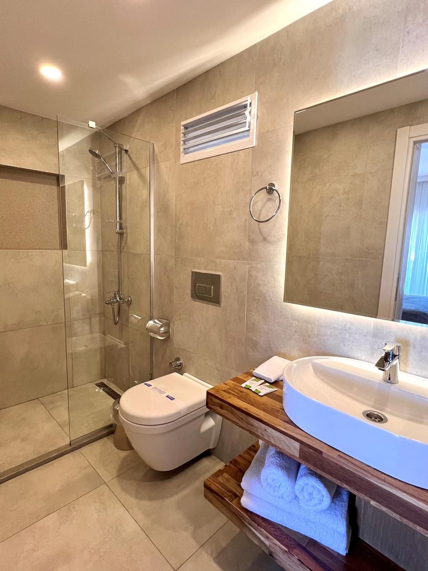 Lavinya Maison Superior Double Room 3