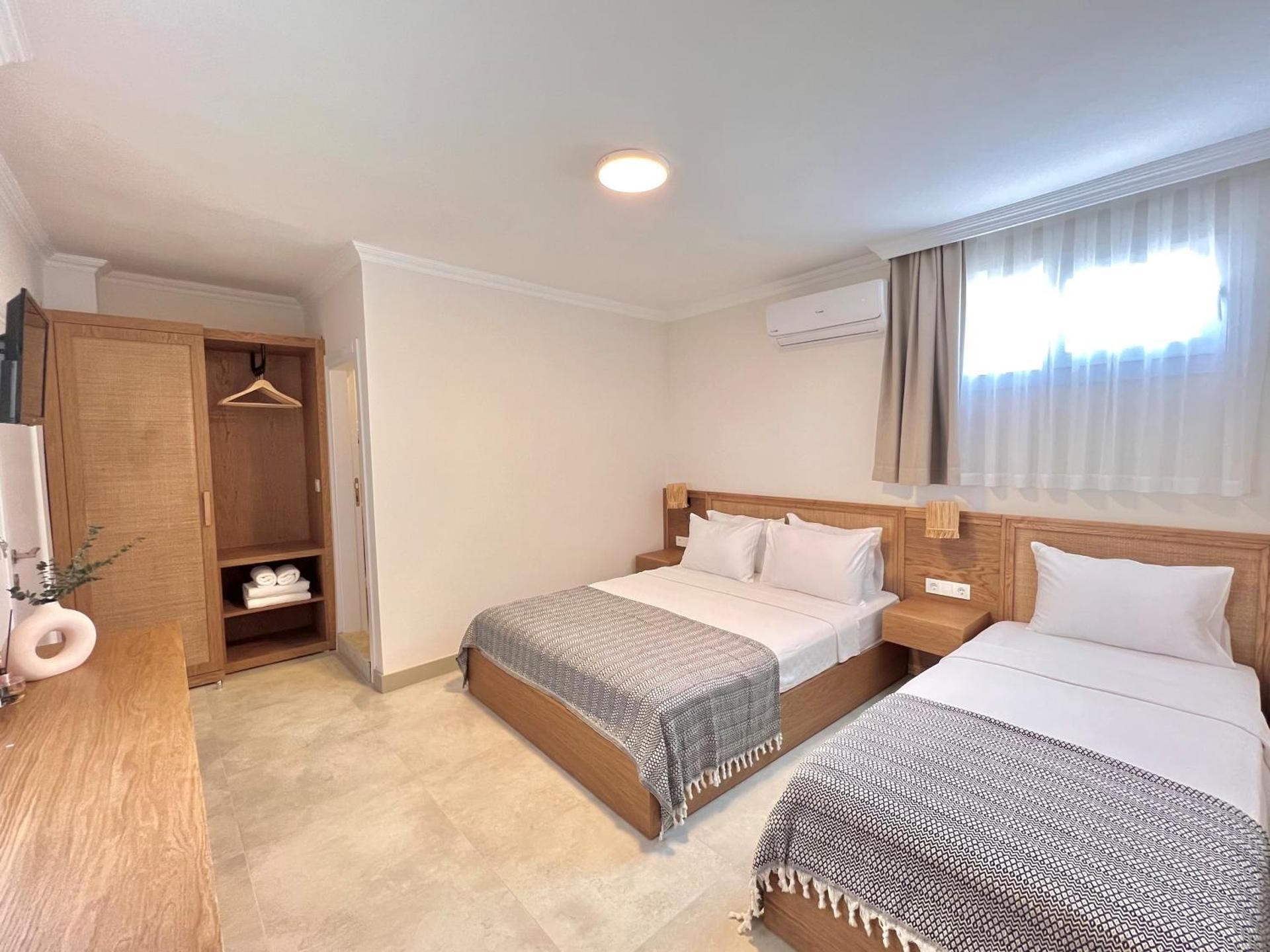 Triple Room with Terrace