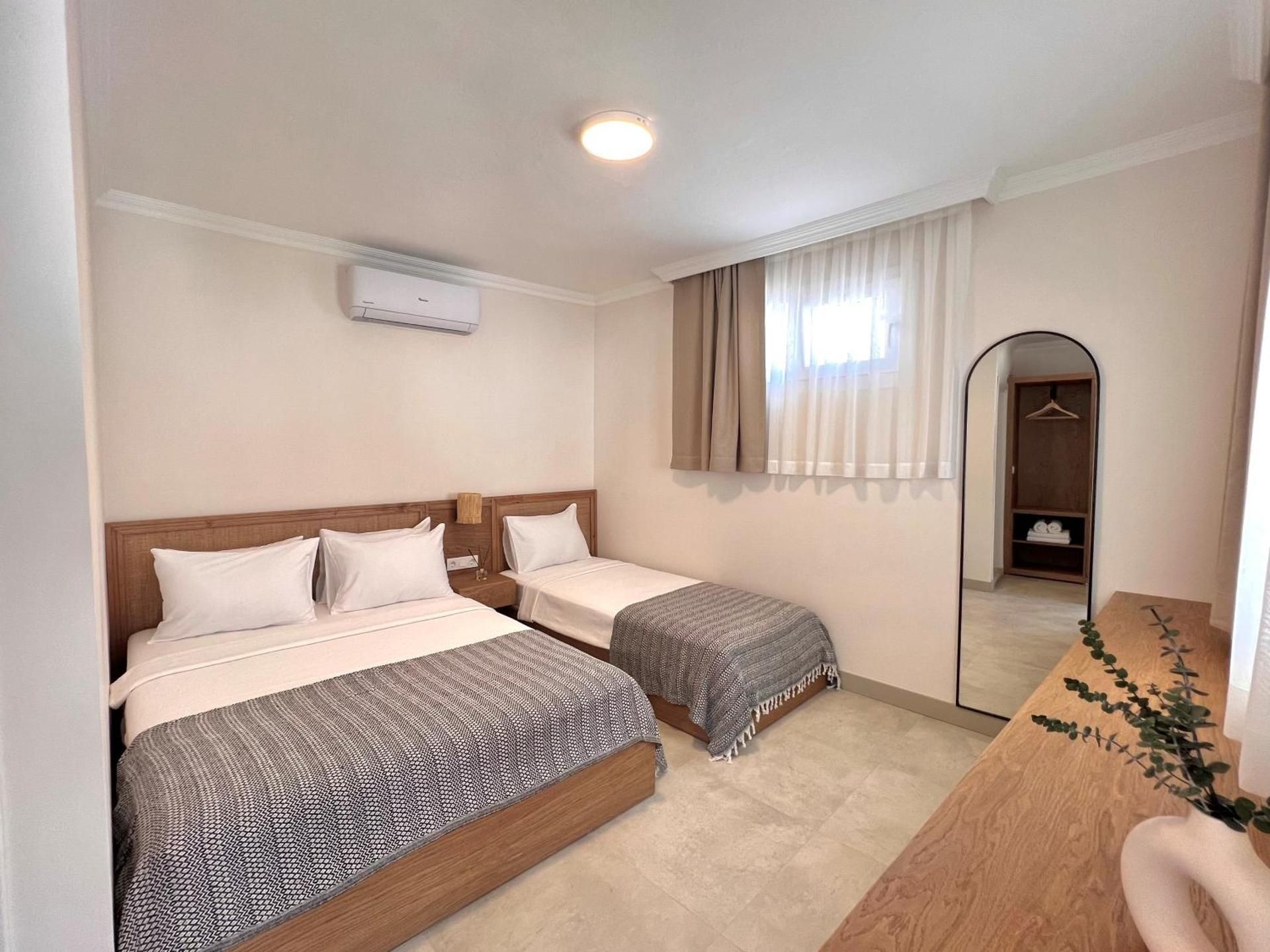 Triple Room with Terrace