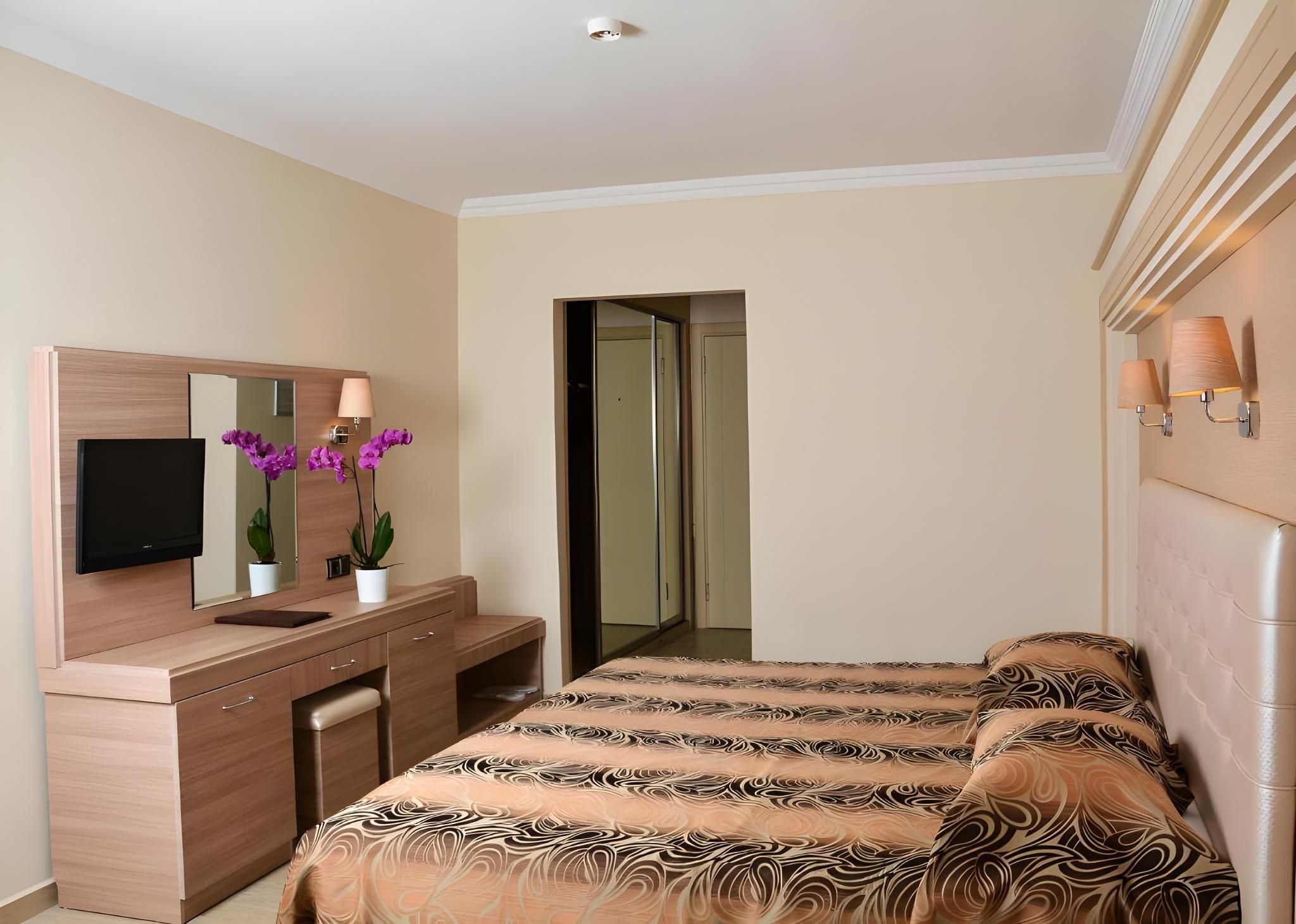 Azka Hotel Land View Double Room 2