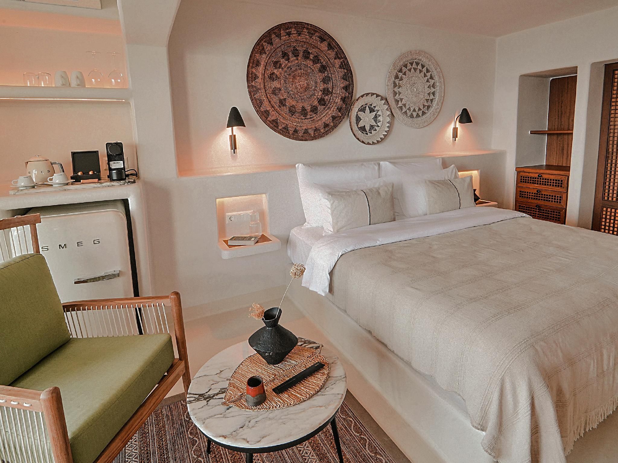 Honeymoon Sea View Suite with Jacuzzi