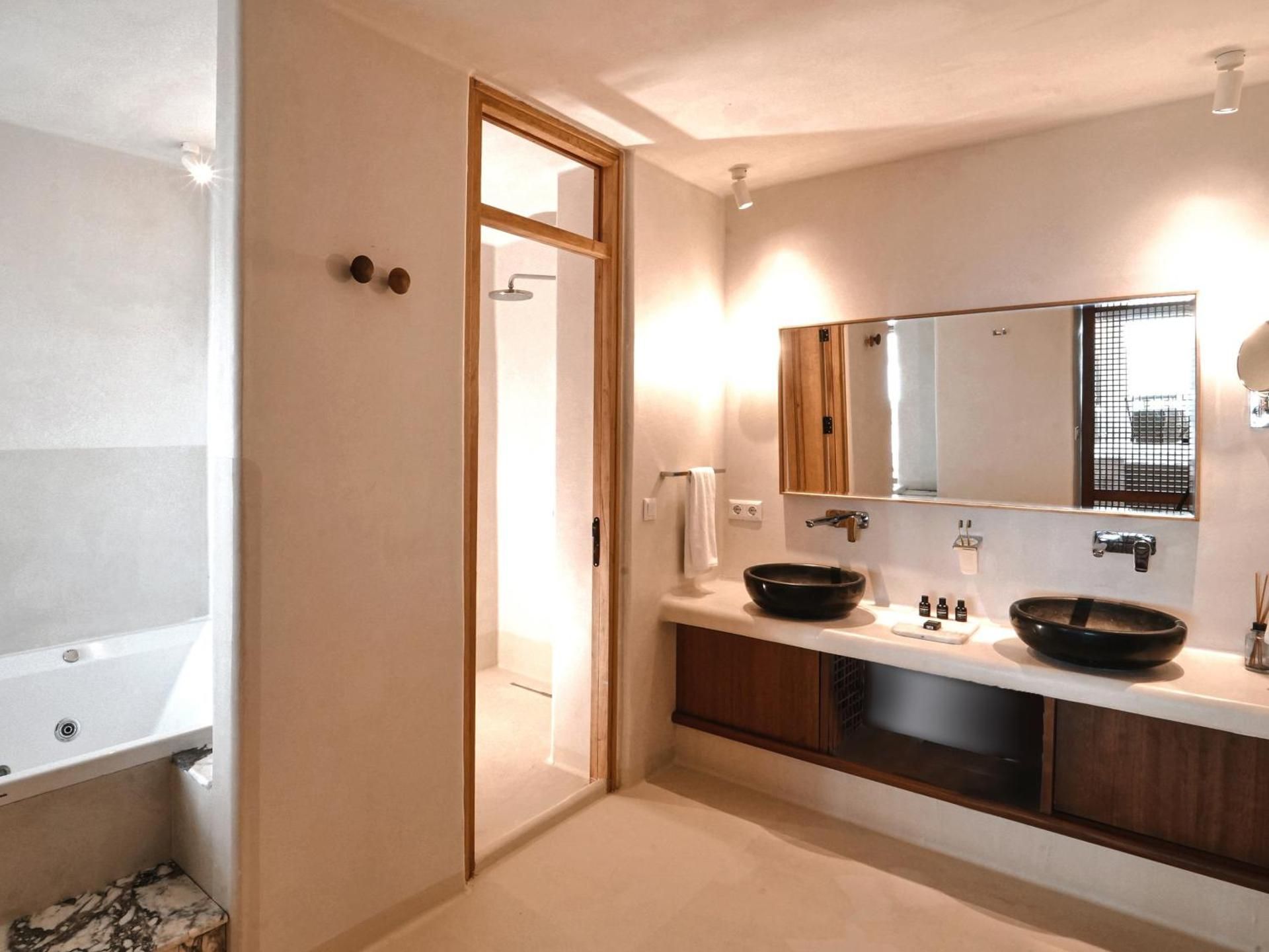 Honeymoon Room