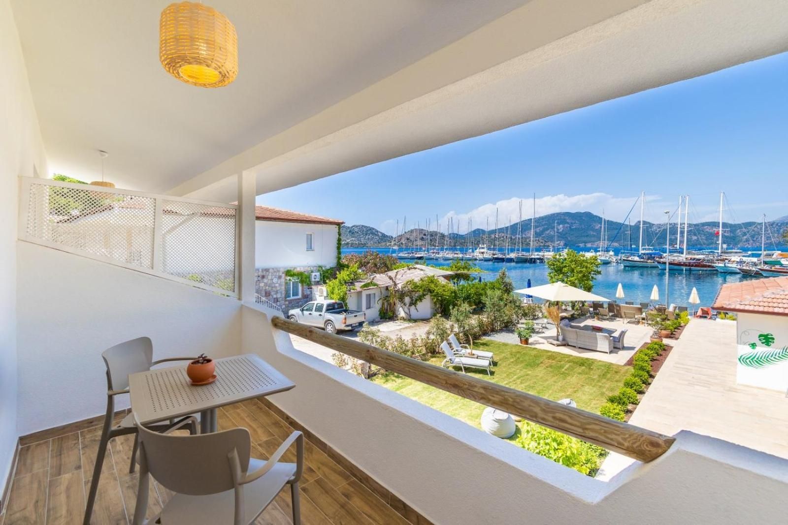 BASE SELİMİYE  Double Room 2