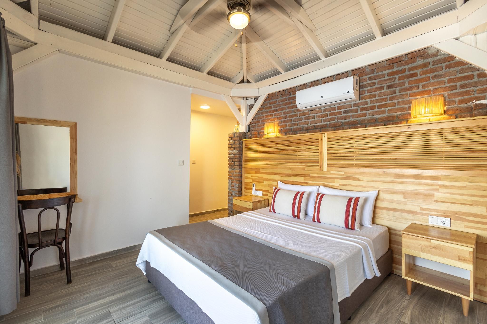 BASE SELİMİYE  Sea View Bungalow 2