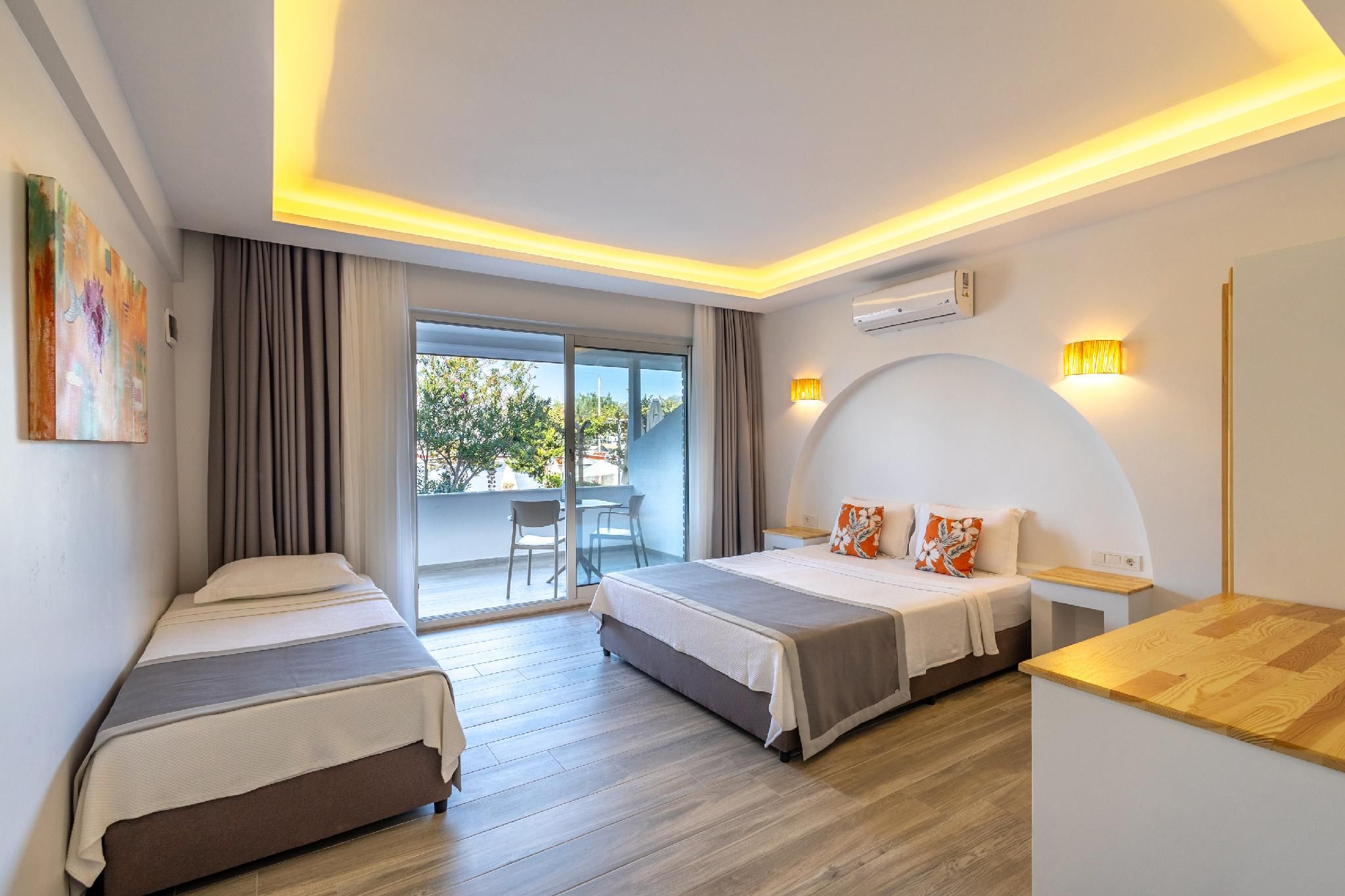 BASE SELİMİYE  Double Room