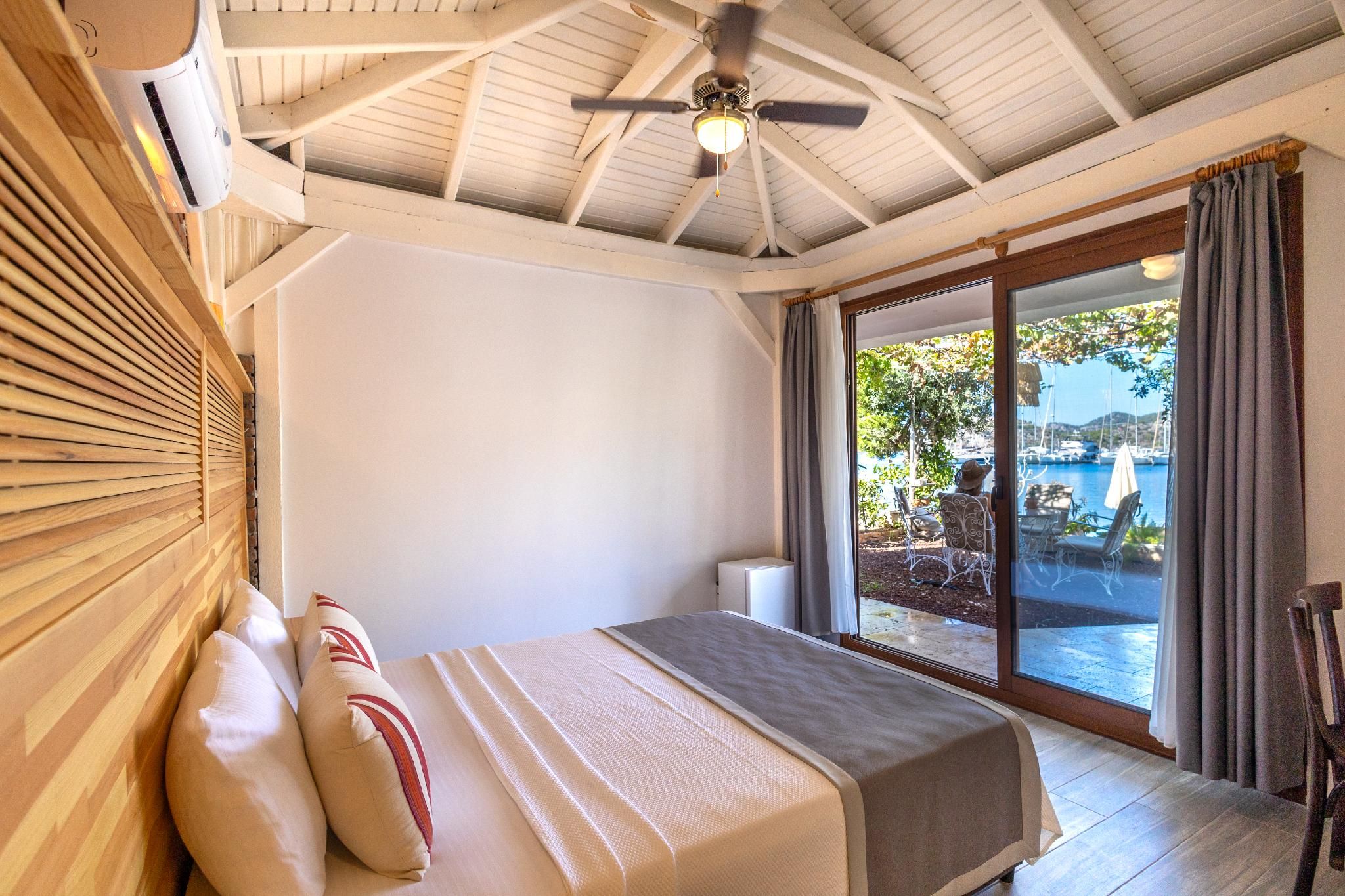 BASE SELİMİYE  Sea View Bungalow