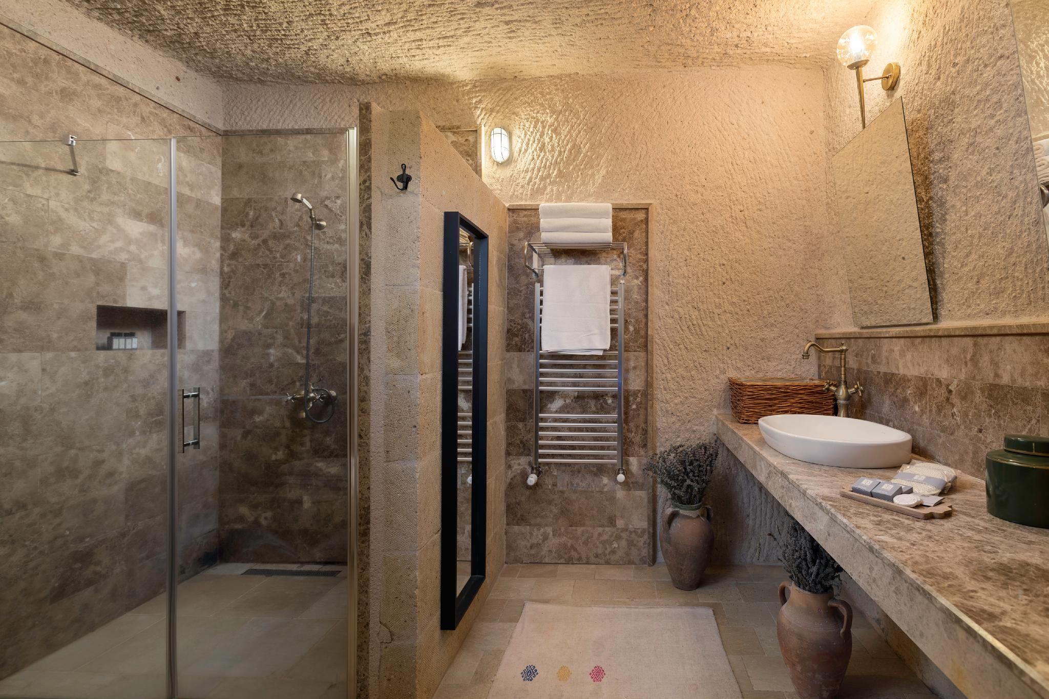 Premium Cave Novelist Suite