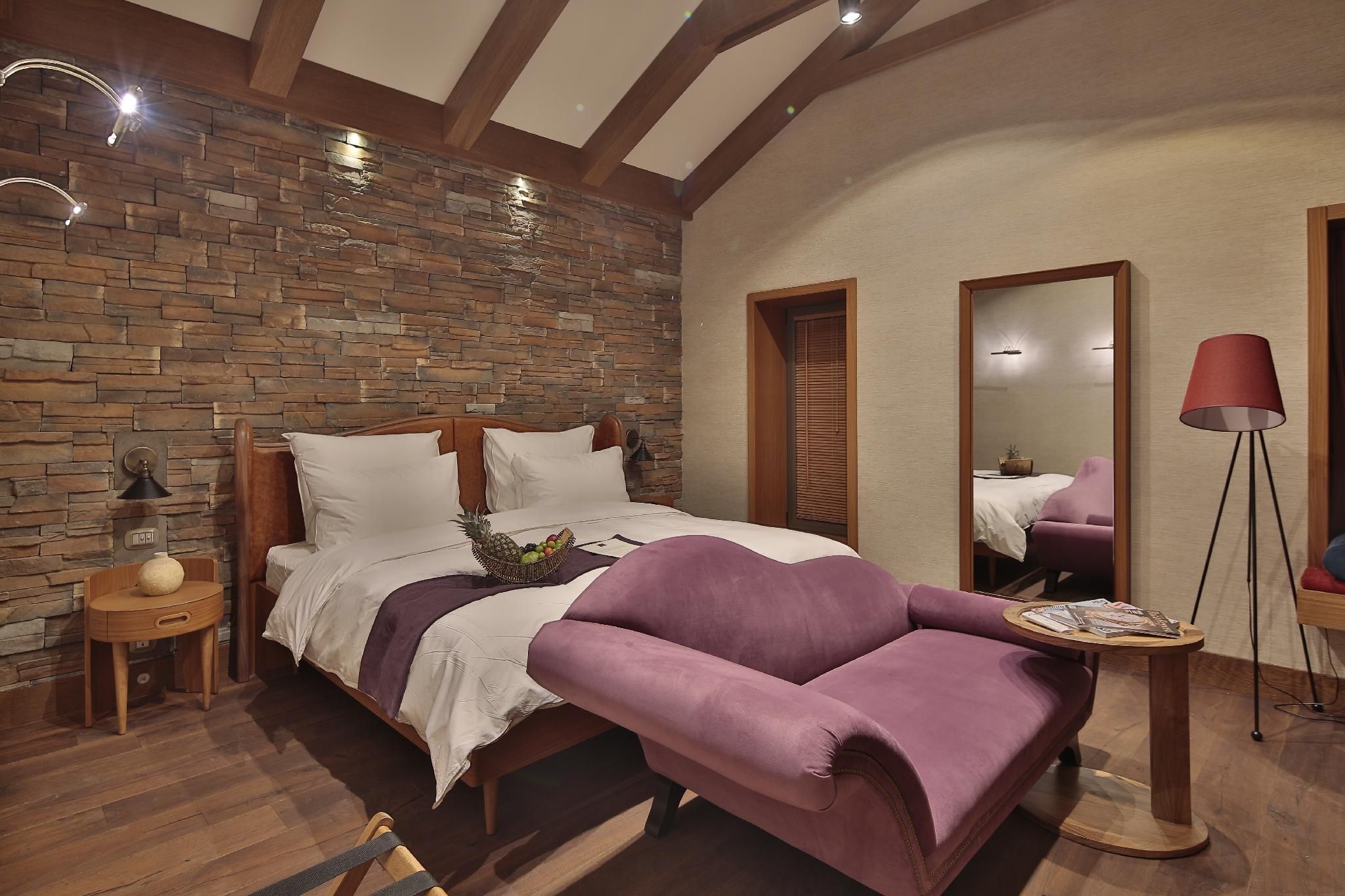 Deluxe Loft
