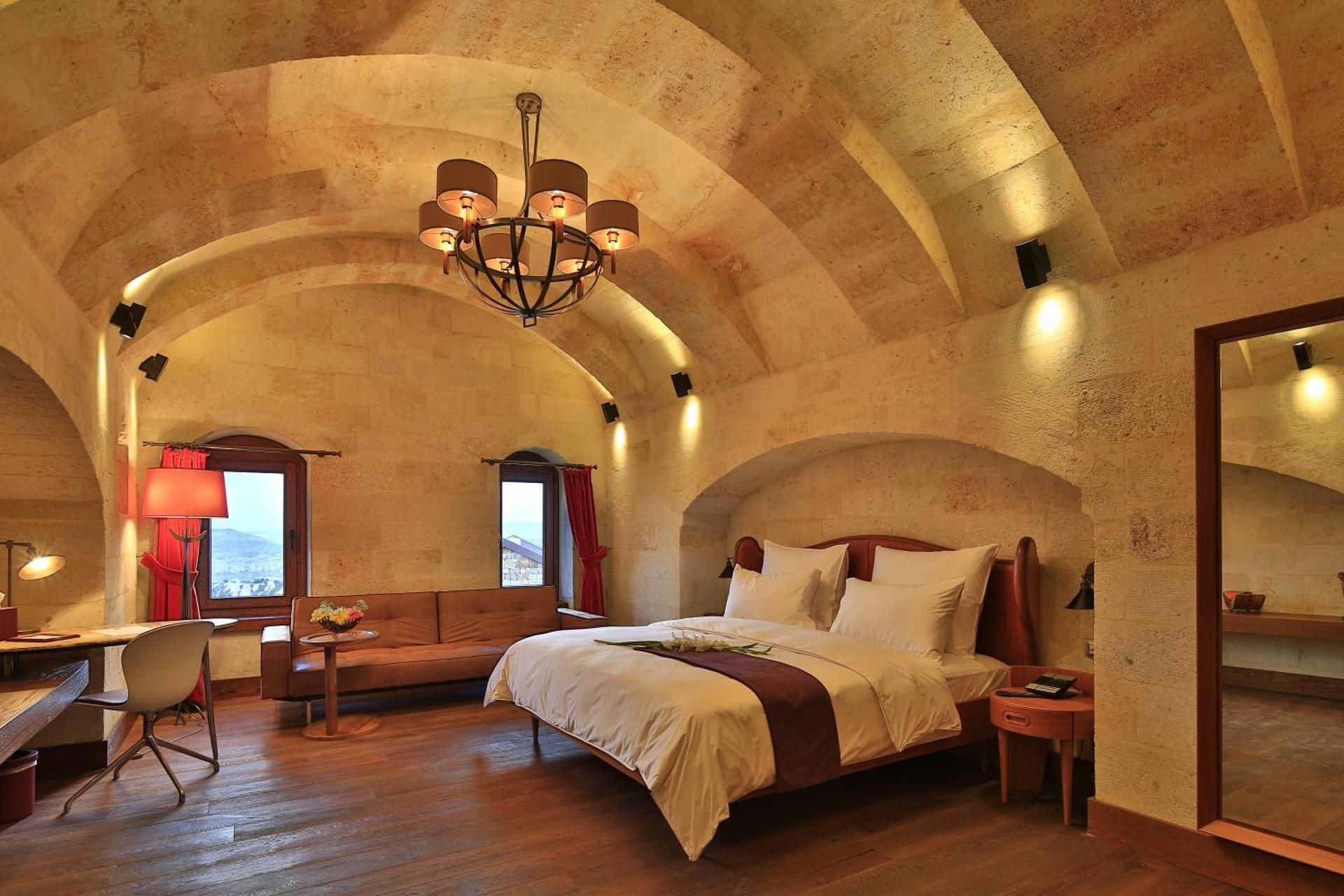 Deluxe Stone Suite