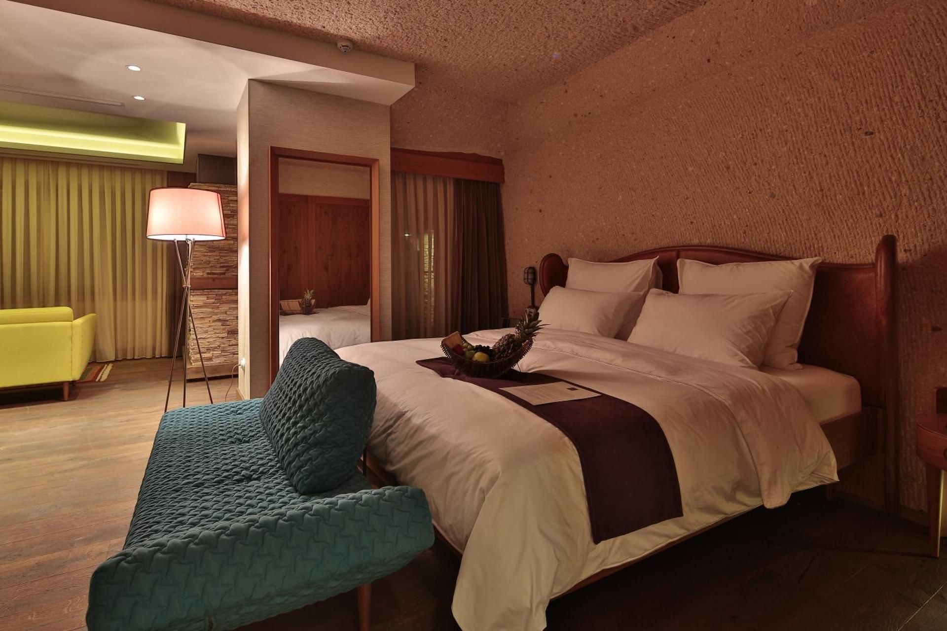 Ariana Sustainable Luxury Lodge - Special Category King Cave Suite with Spa bath 2