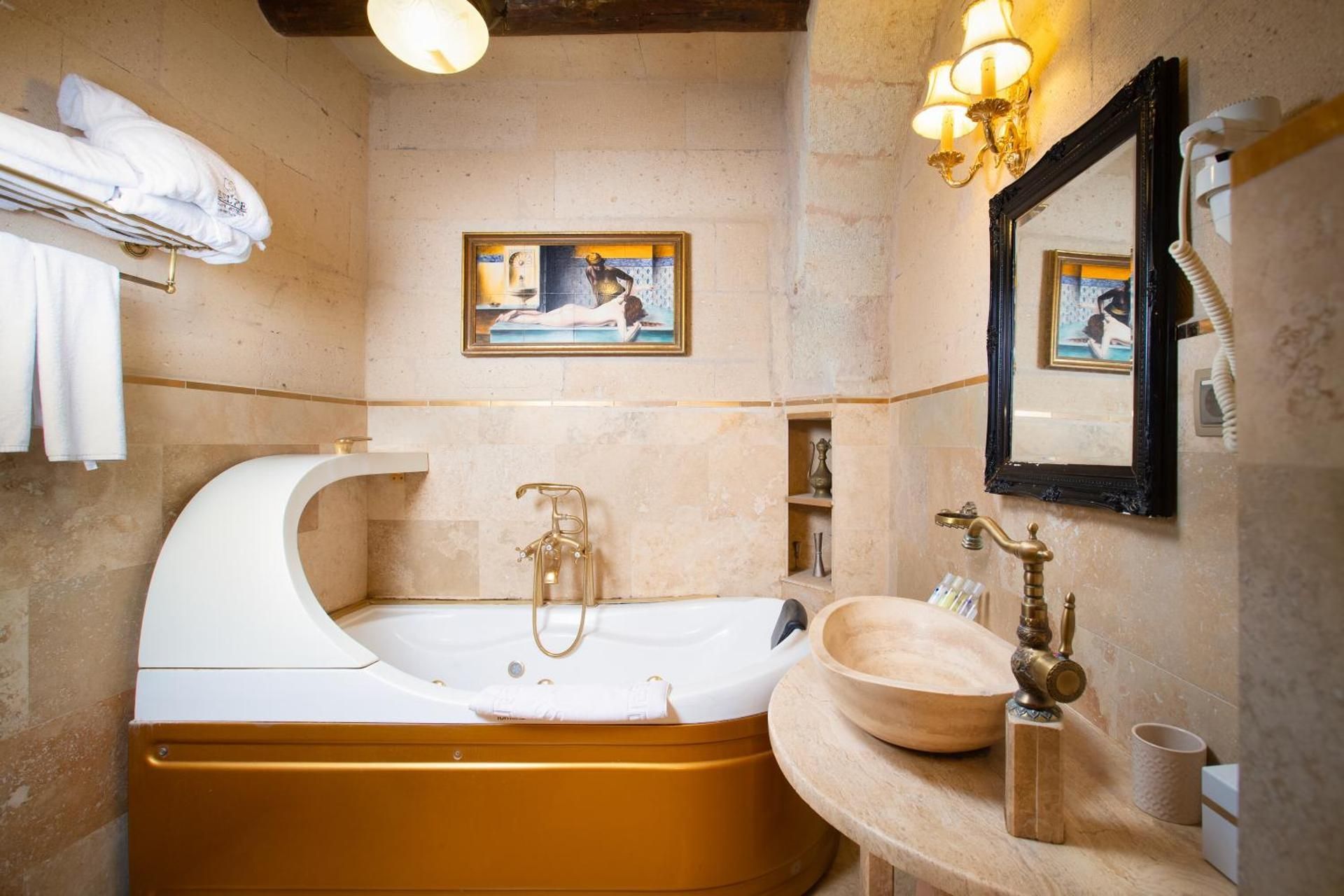 Deluxe Room A with Bathtub