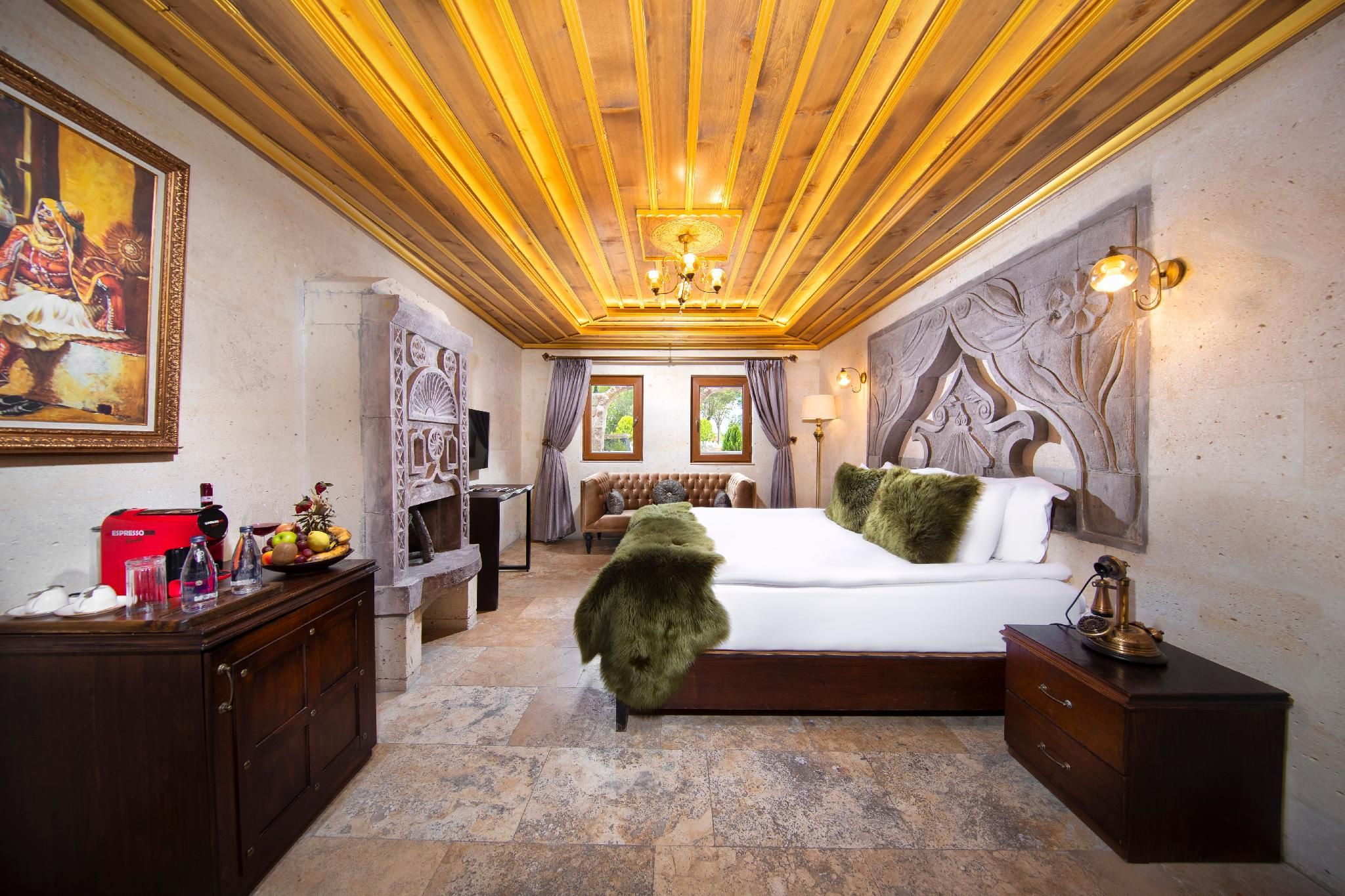 Troya Room