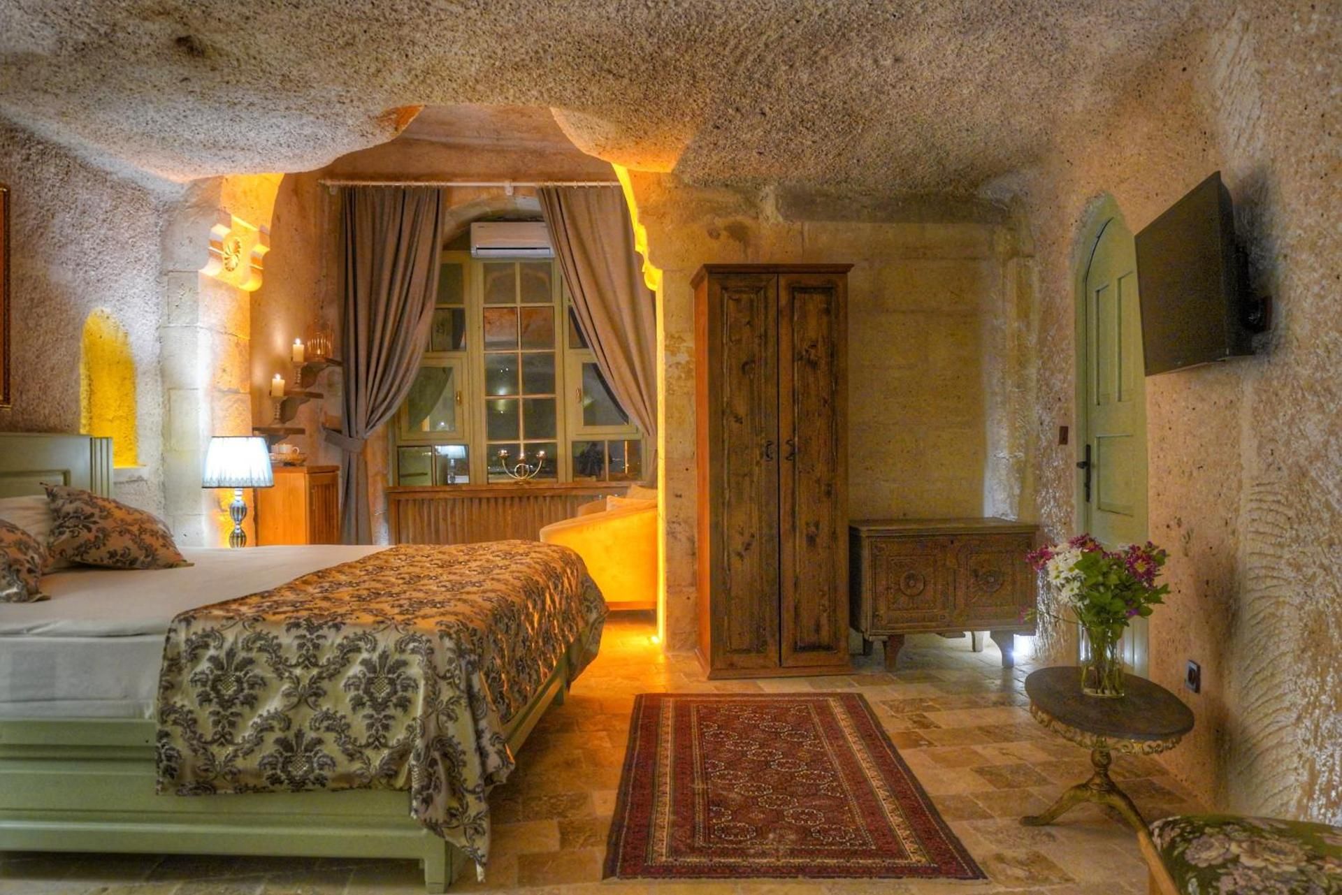 Sultan Cave Suite