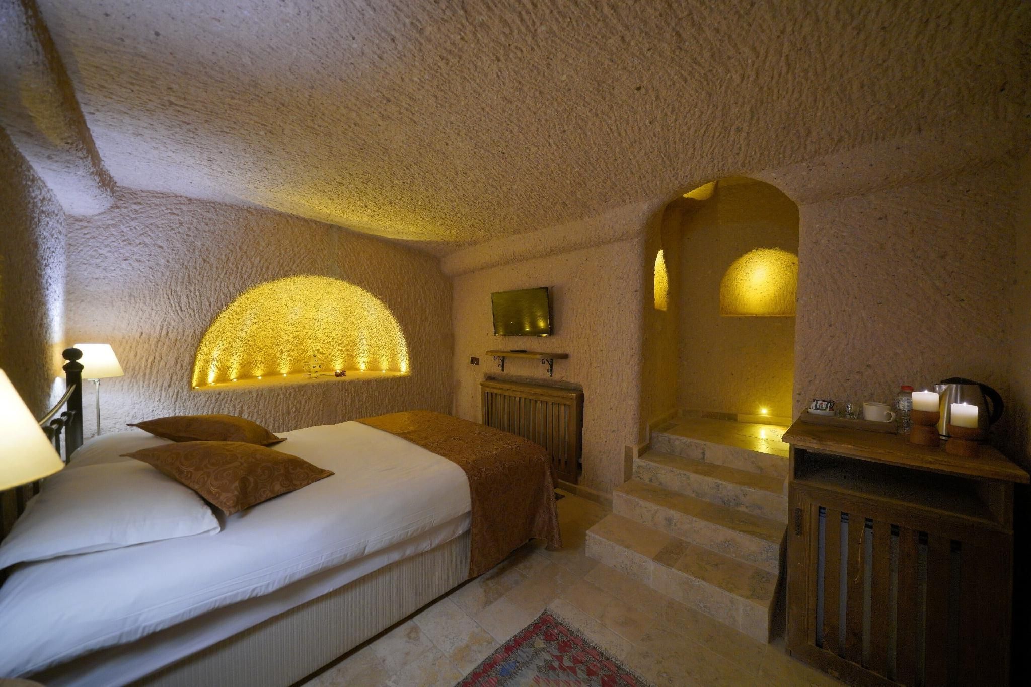 Double Cave Room