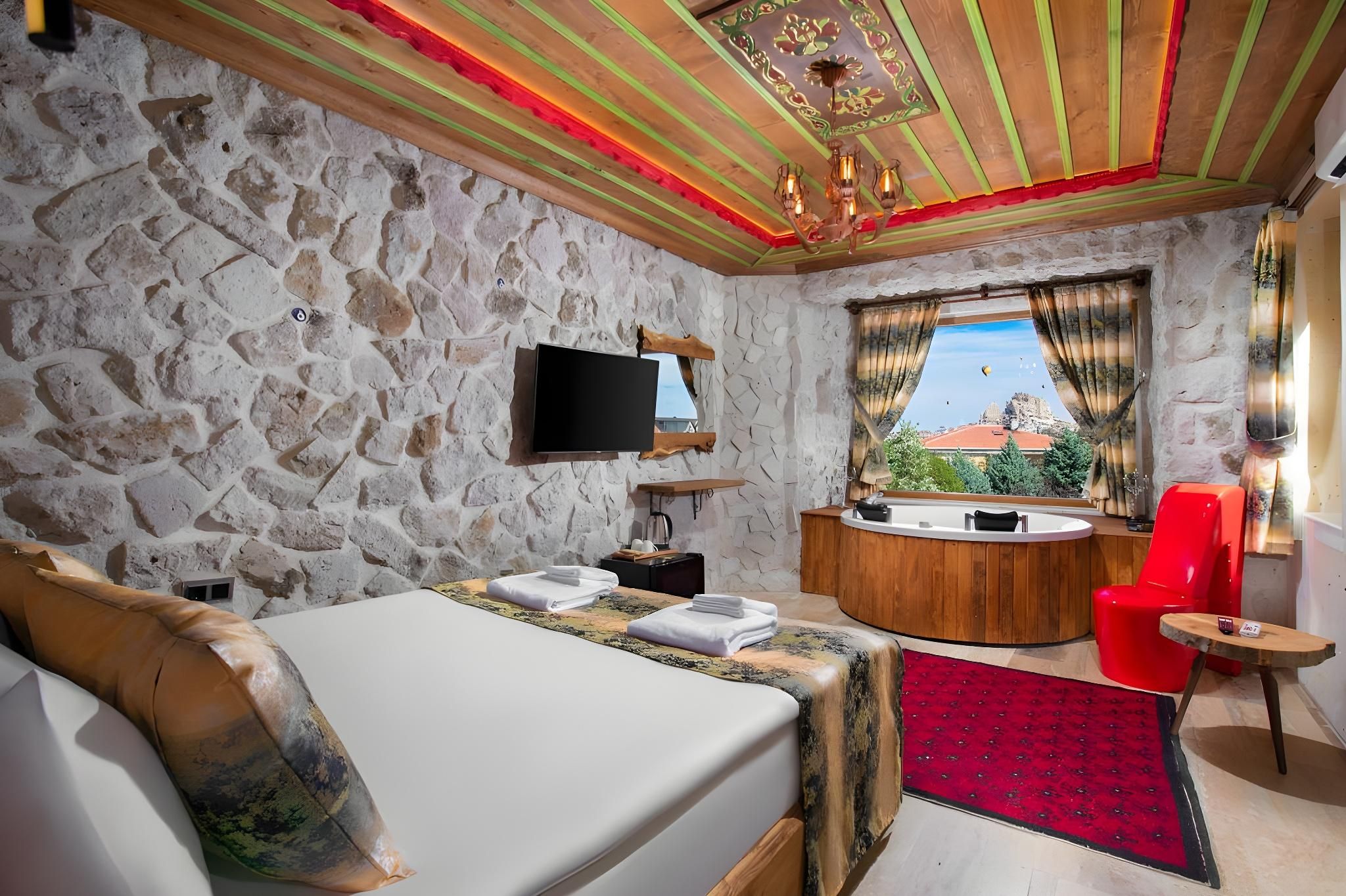 Deluxe Suite with Jacuzzi