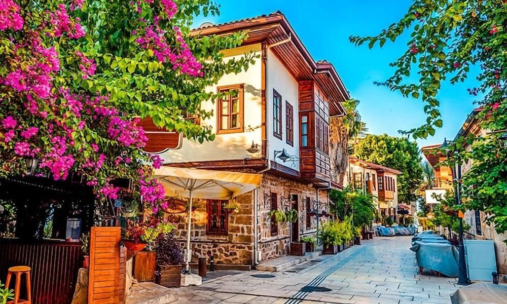 Lily Town Boutique Hotel