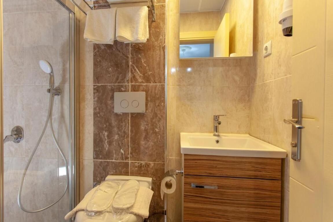 Ozmen Hotel Old Town sadece Yetiskinler icin  Standard Twin Room - Non-Smoking 3