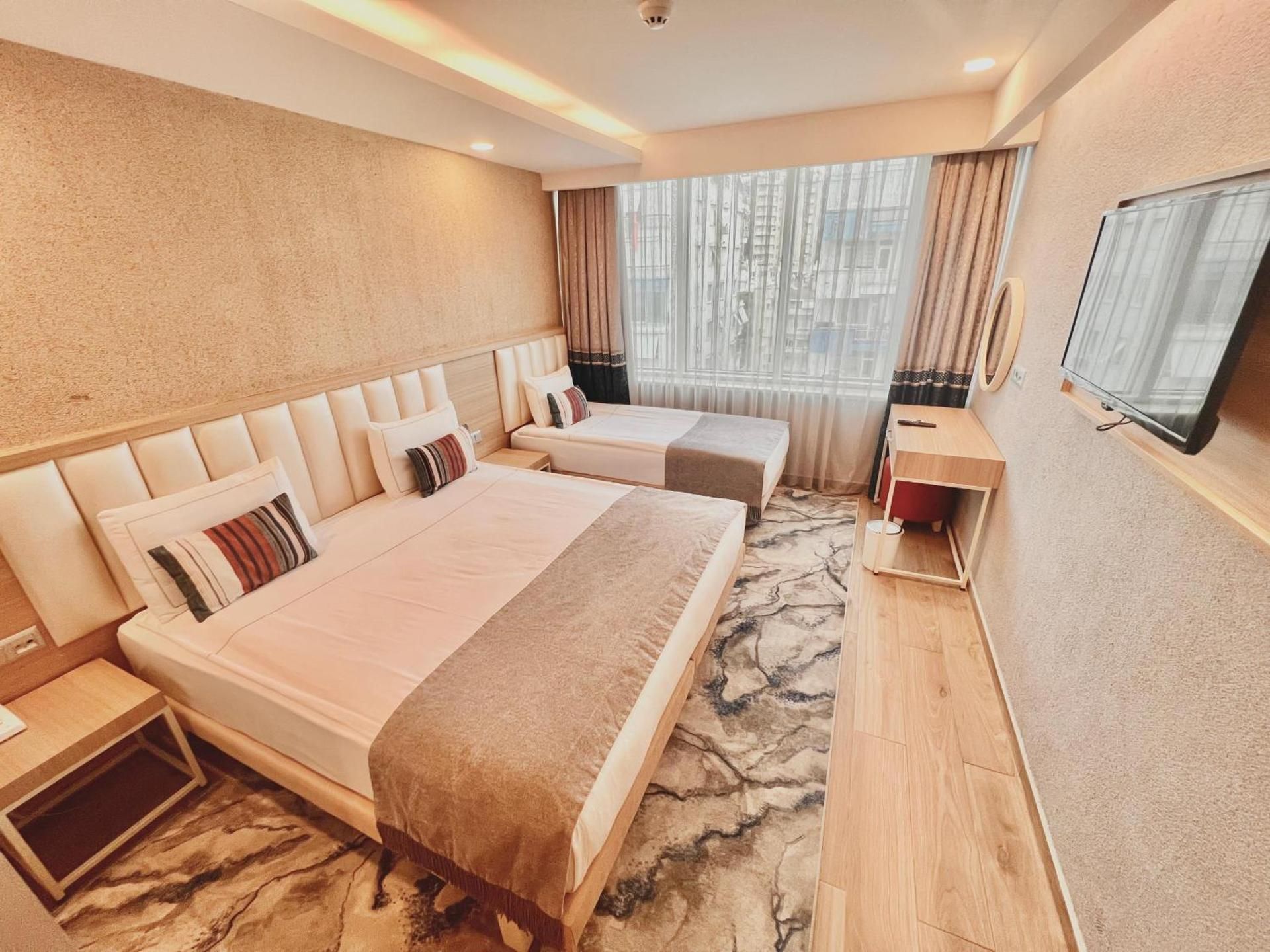 Deluxe Triple Room